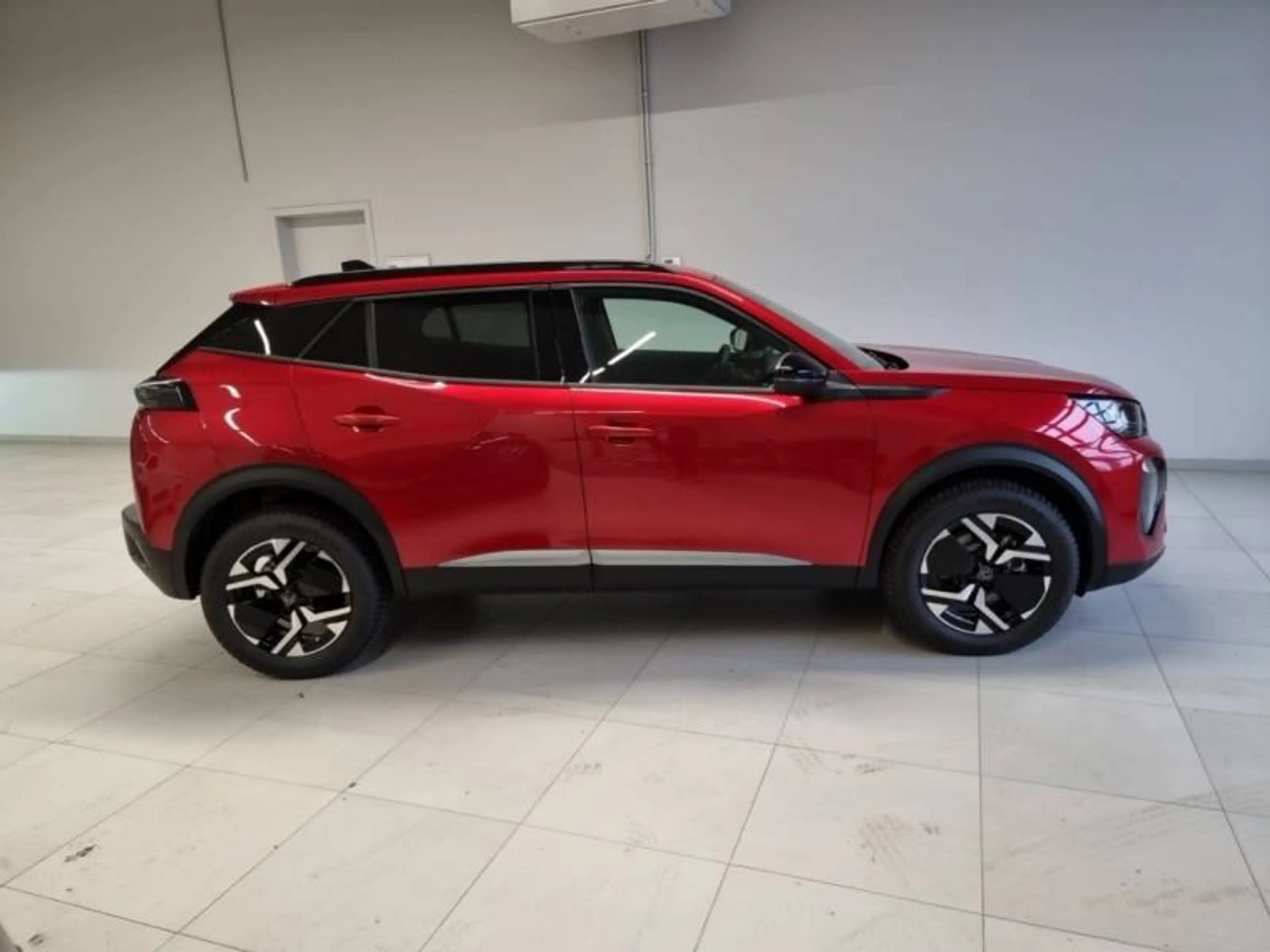 Peugeot 2008 2 1.2 HYBRID 136 e-DSC6 Allure — photo 4