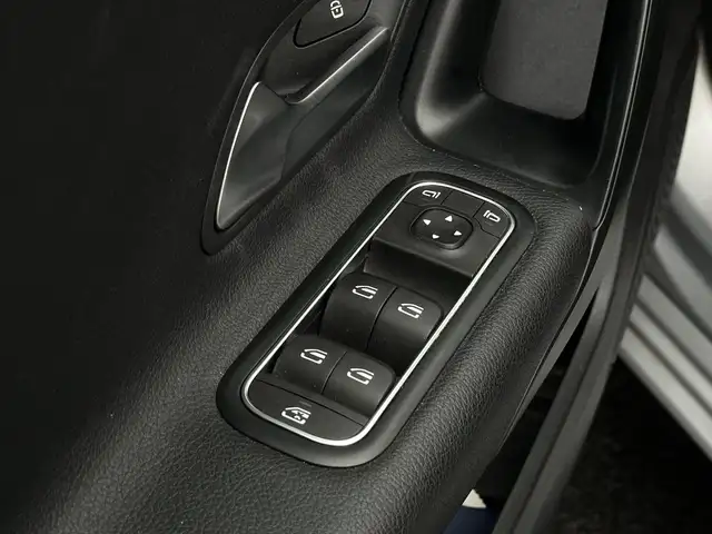 Mercedes-Benz A-Class view 28