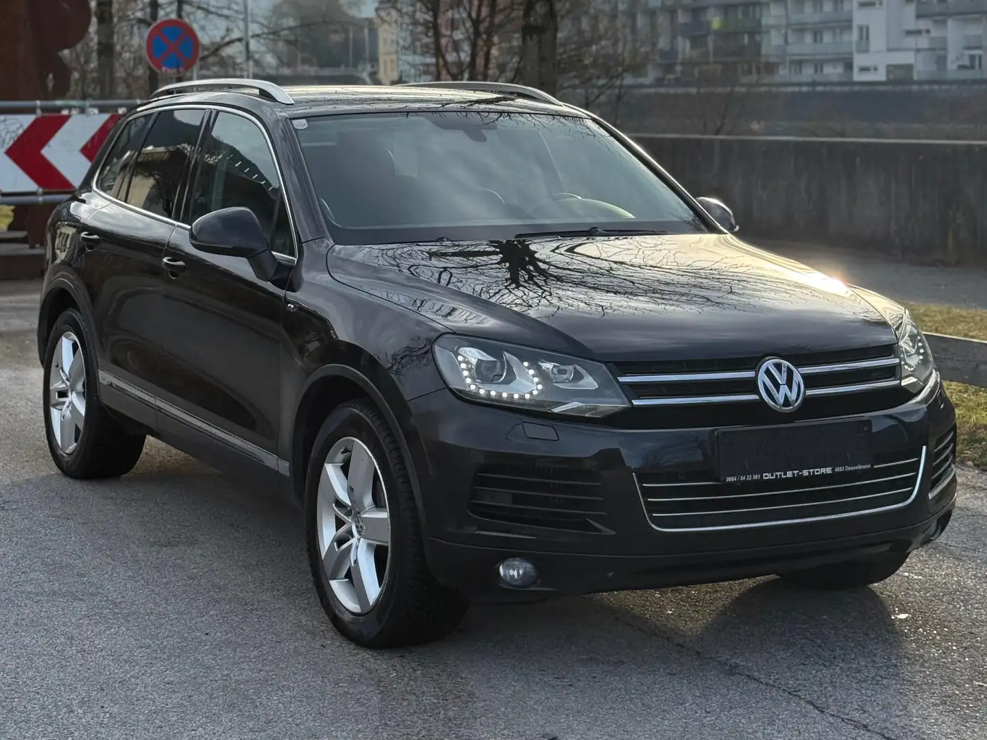 Volkswagen Touareg V6 TDI/AHK/MWST. Schwarz - 2