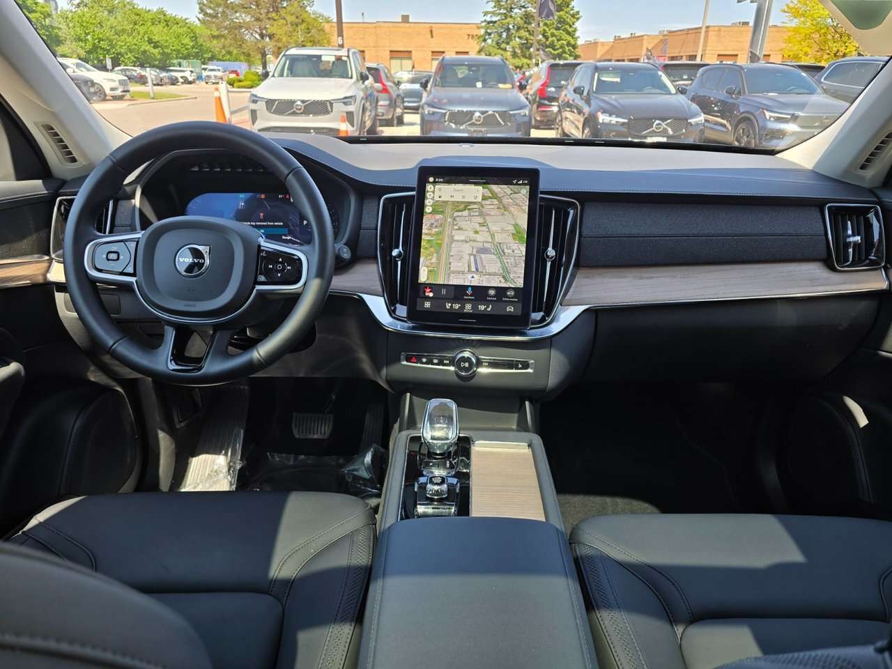 2026 Volvo XC90 UP TO *5YR/UNLIMITED KM WARRANTY... alt 5