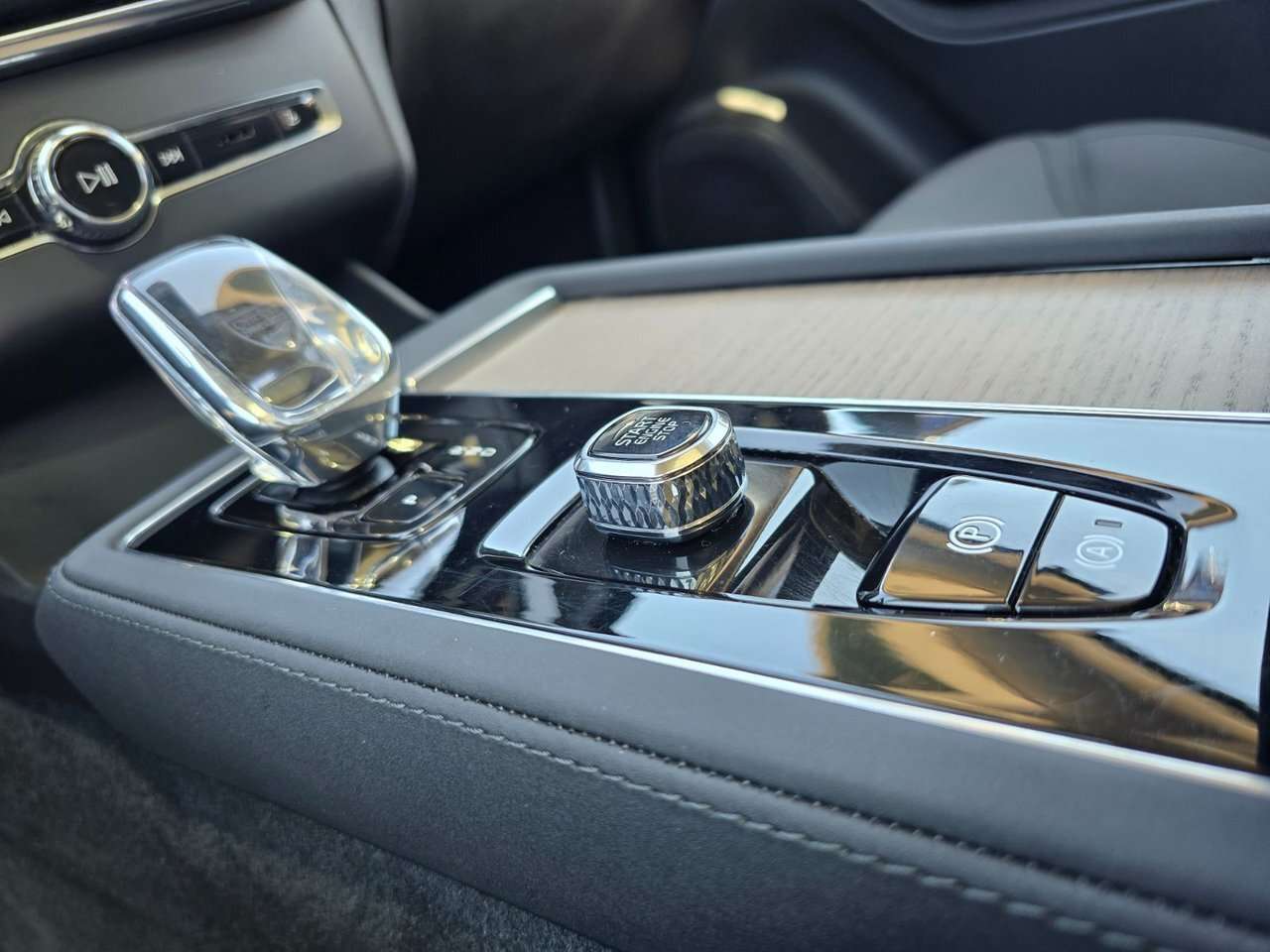 2026 Volvo XC90 UP TO *5YR/UNLIMITED KM WARRANTY... thumb 31