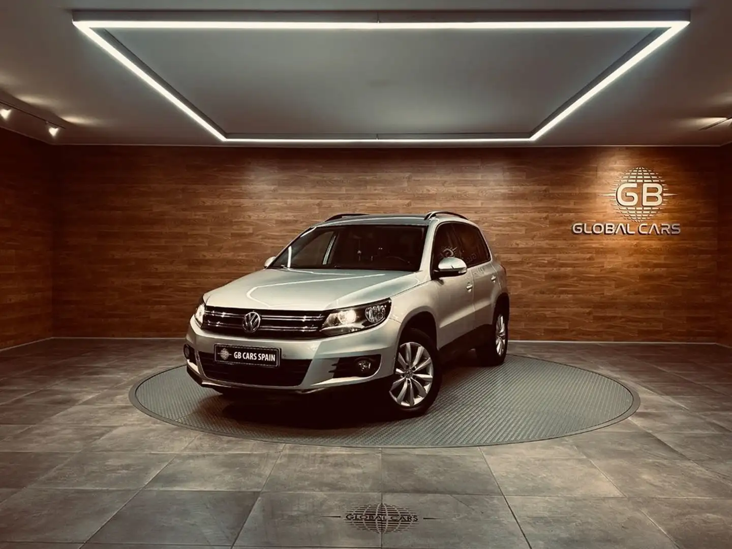Volkswagen Tiguan 2.0 TDI 140cv 4x2 T1 BlueMotion Tech Grau - 1