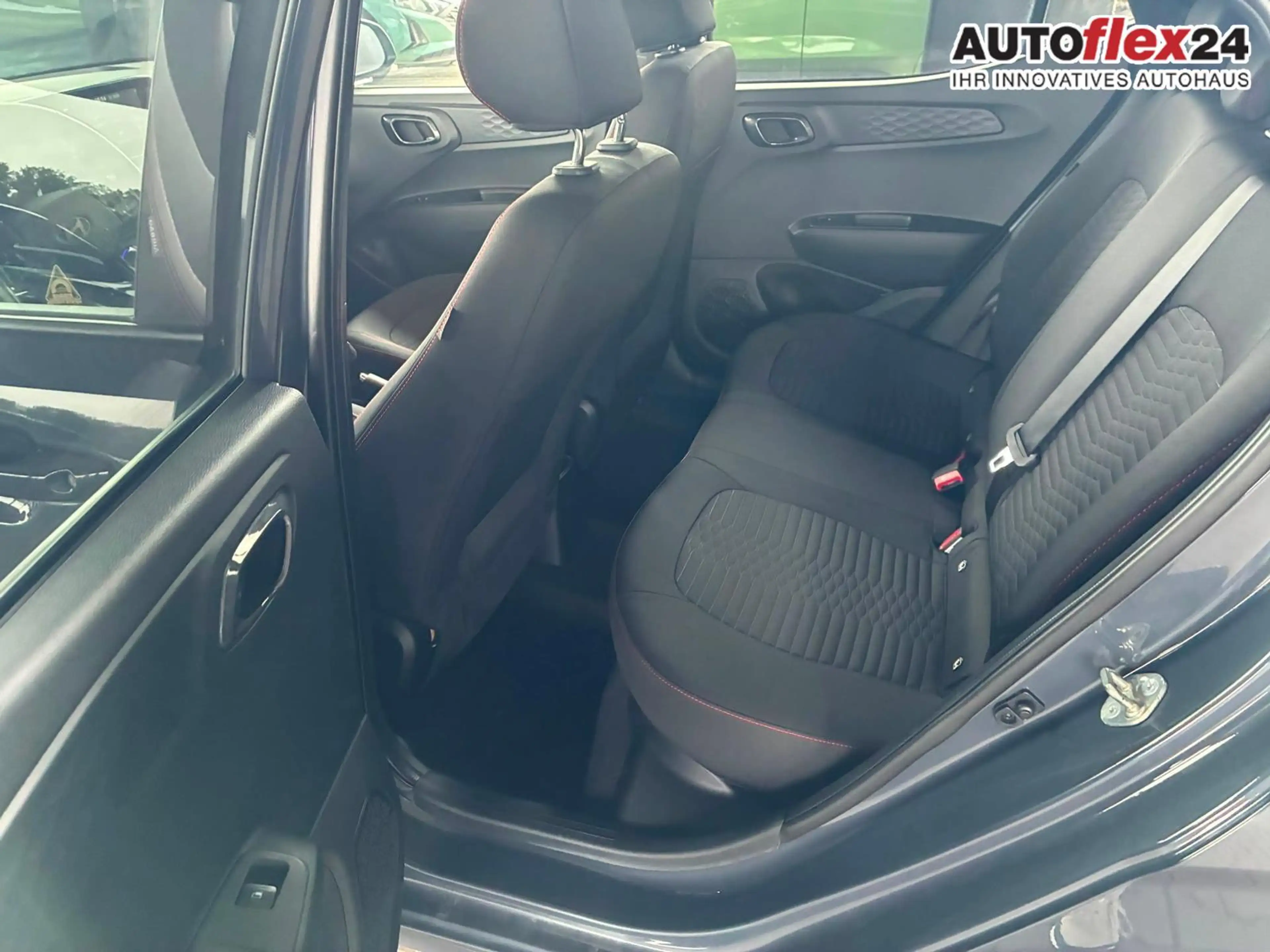 Hyundai i10 MPI 1.2 79PS N-Line / CarPlay Navi Kamera Tempo... — photo 5