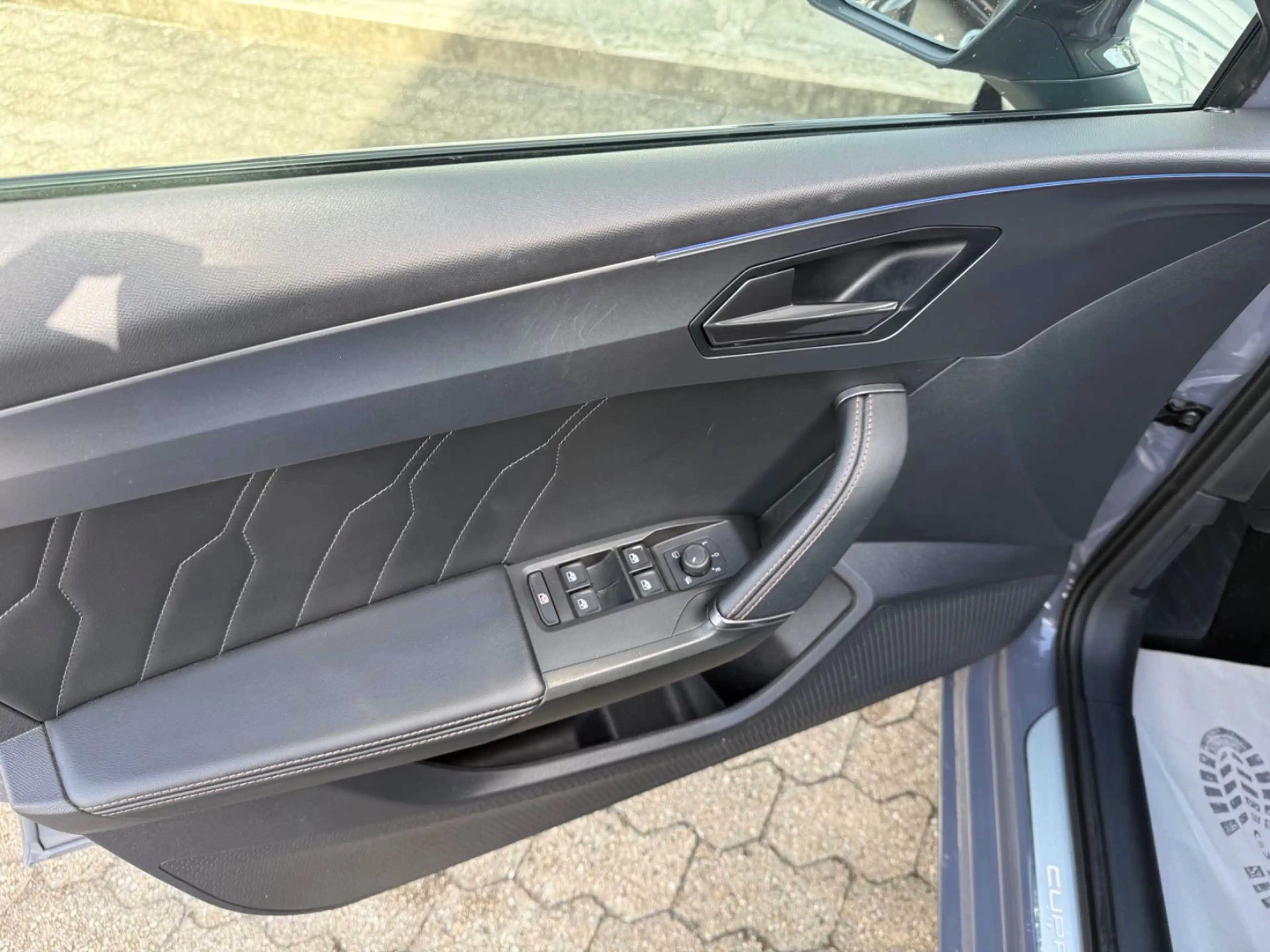 CUPRA Leon 1.5eTSi DSG Pano Virtual — photo 21