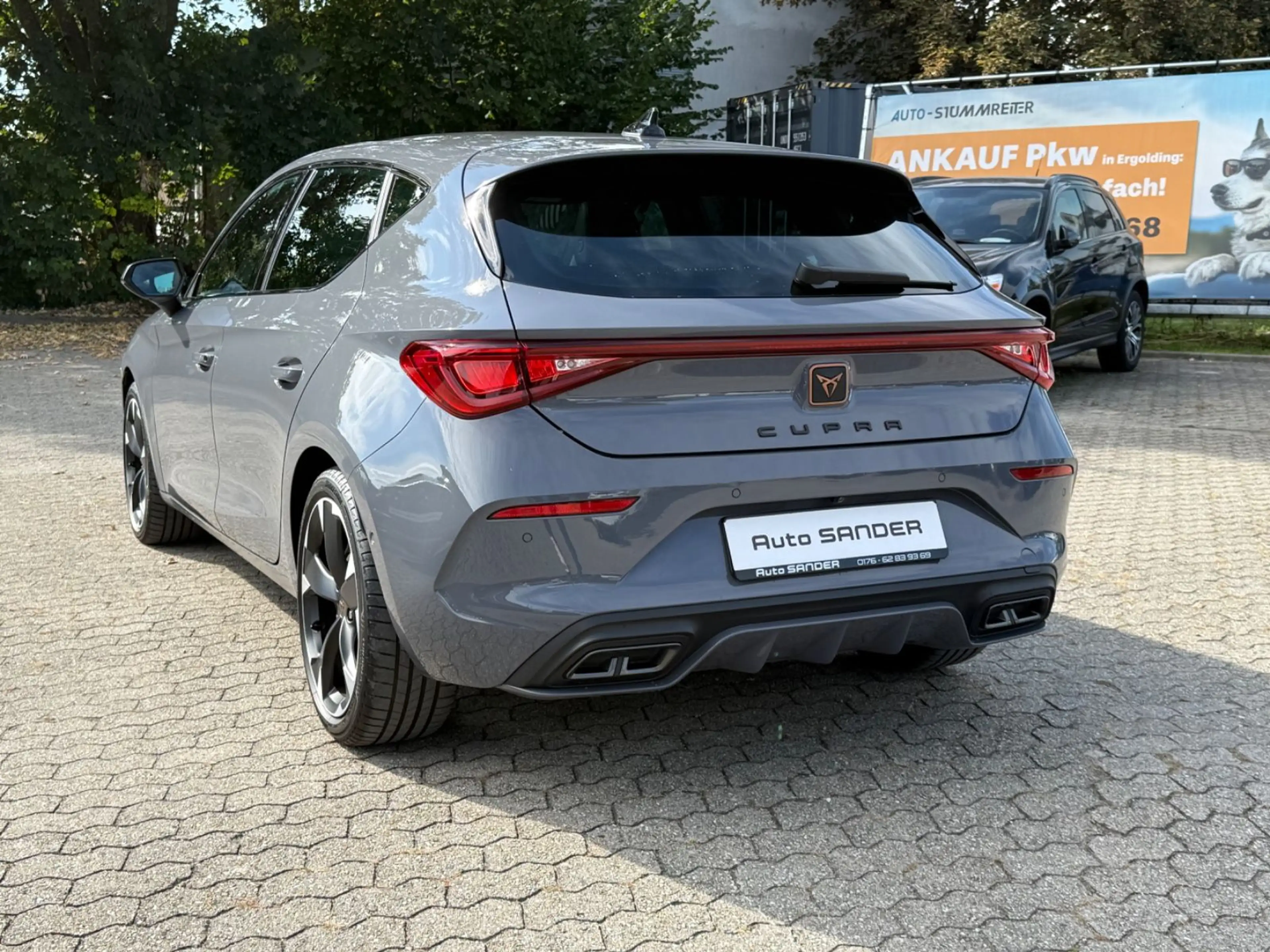 CUPRA Leon 1.5eTSi DSG Pano Virtual — photo 3