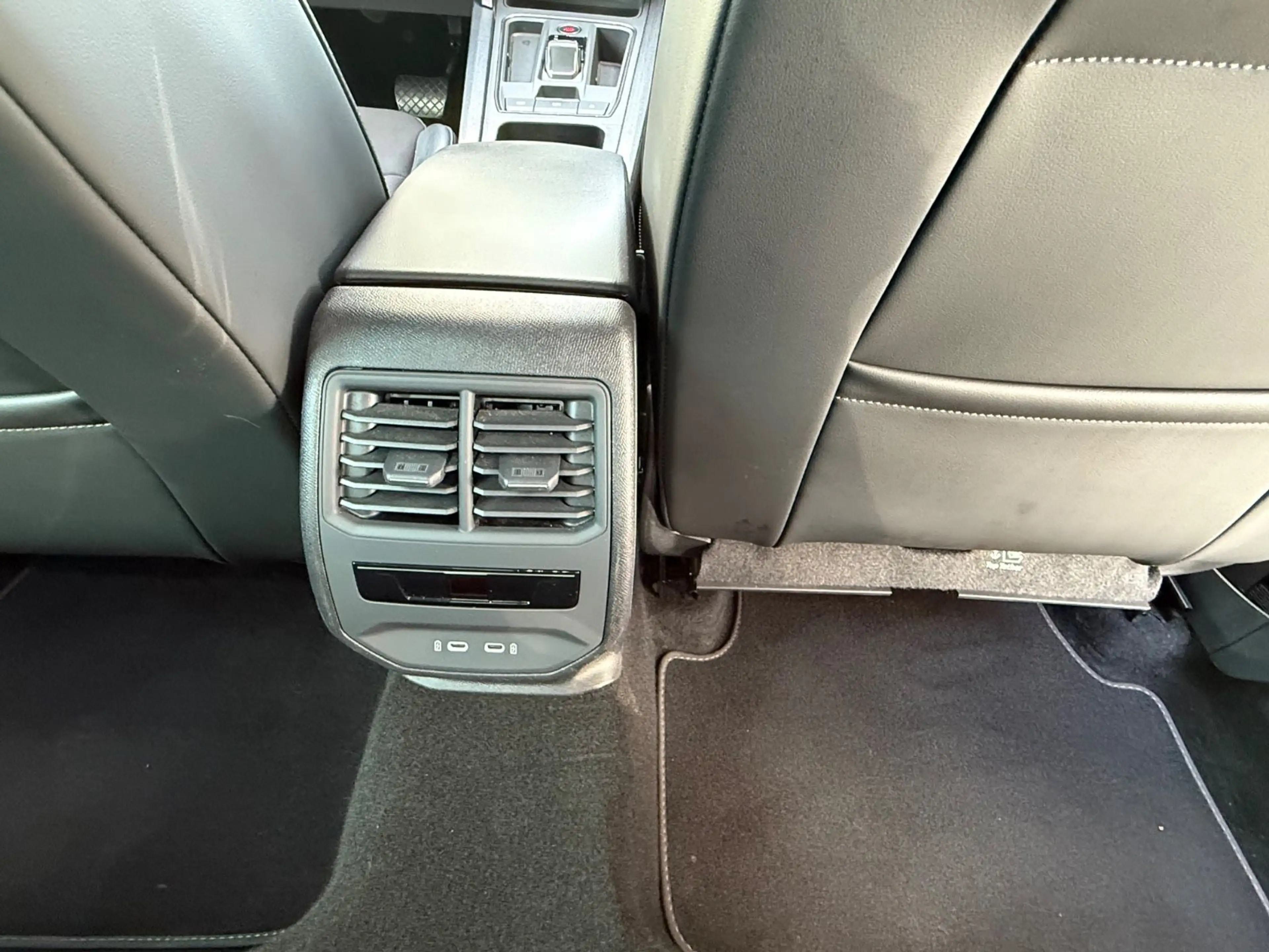CUPRA Leon 1.5eTSi DSG Pano Virtual — photo 20