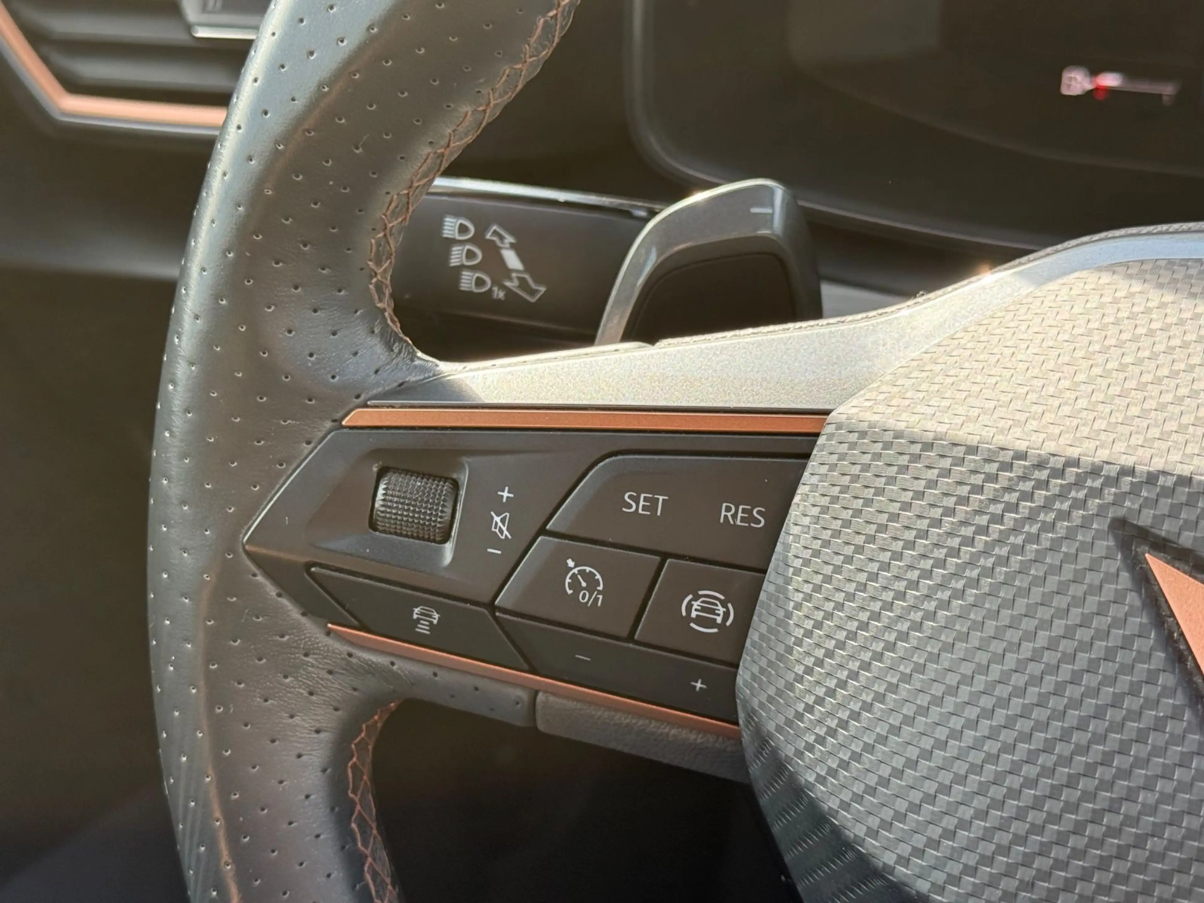 CUPRA Leon 1.5eTSi DSG Pano Virtual — photo 13