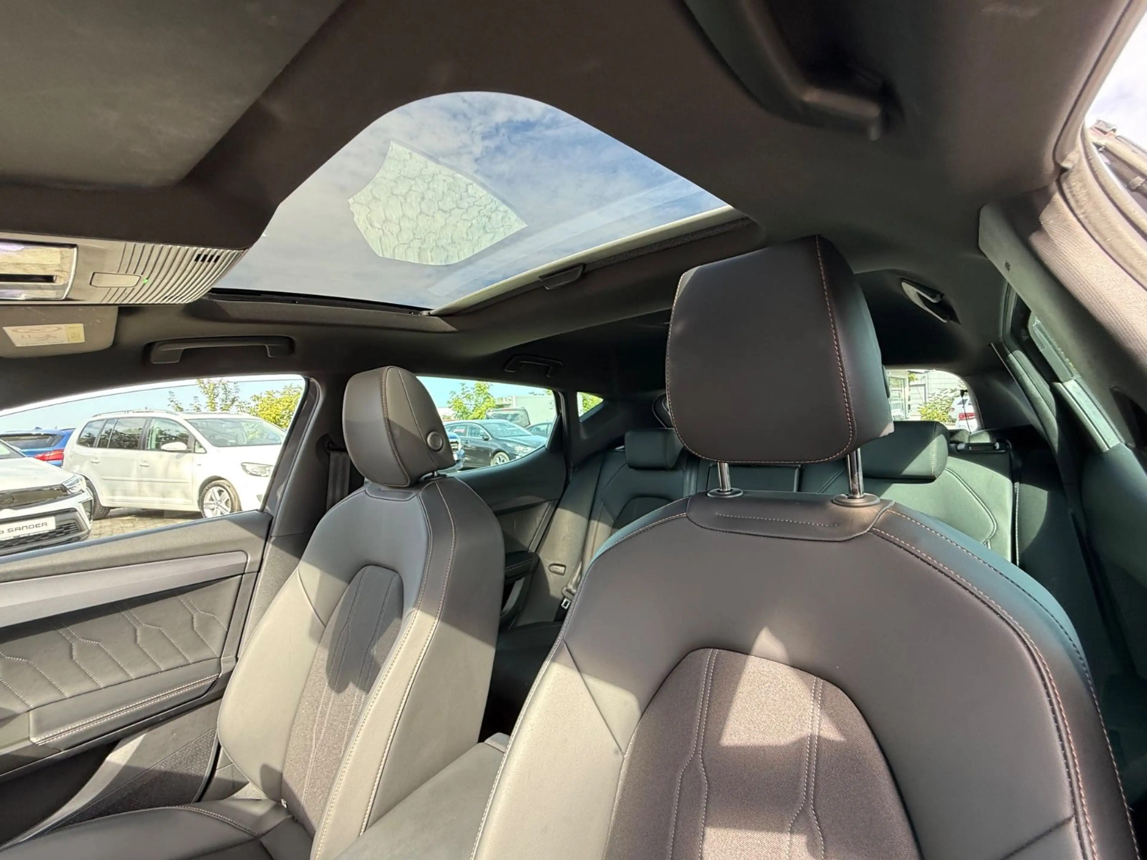 CUPRA Leon 1.5eTSi DSG Pano Virtual — photo 18