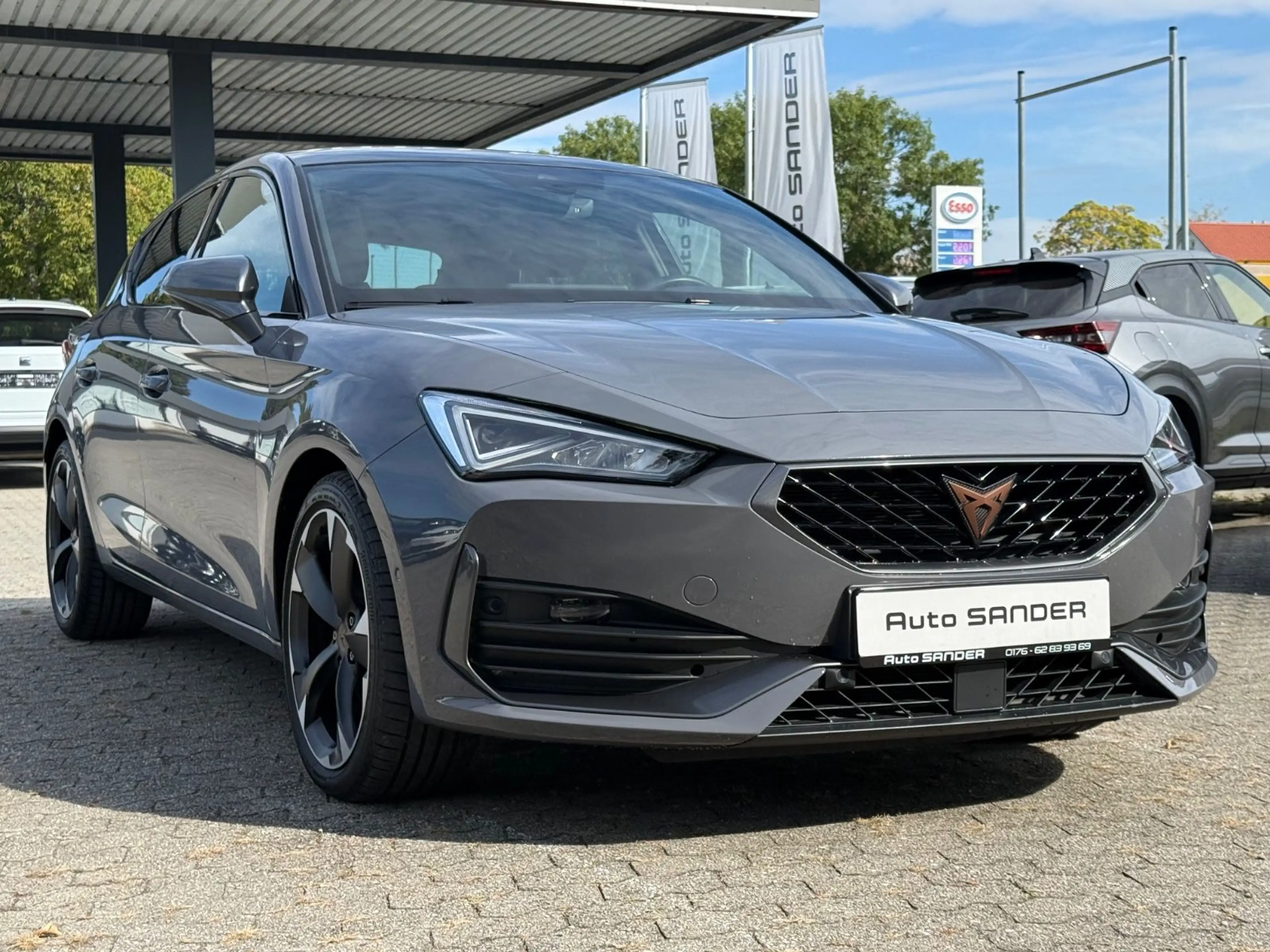 CUPRA Leon 1.5eTSi DSG Pano Virtual — photo 2