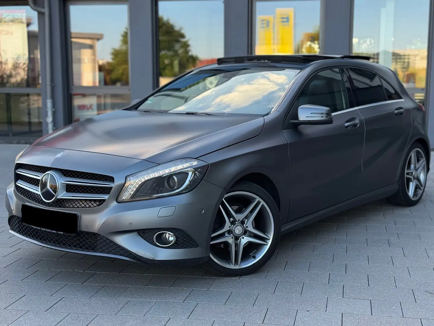 Mercedes-Benz A 220 CDI HarmKard/PANO/BI-XEN/NAVI/SHZ/1HAND - 1