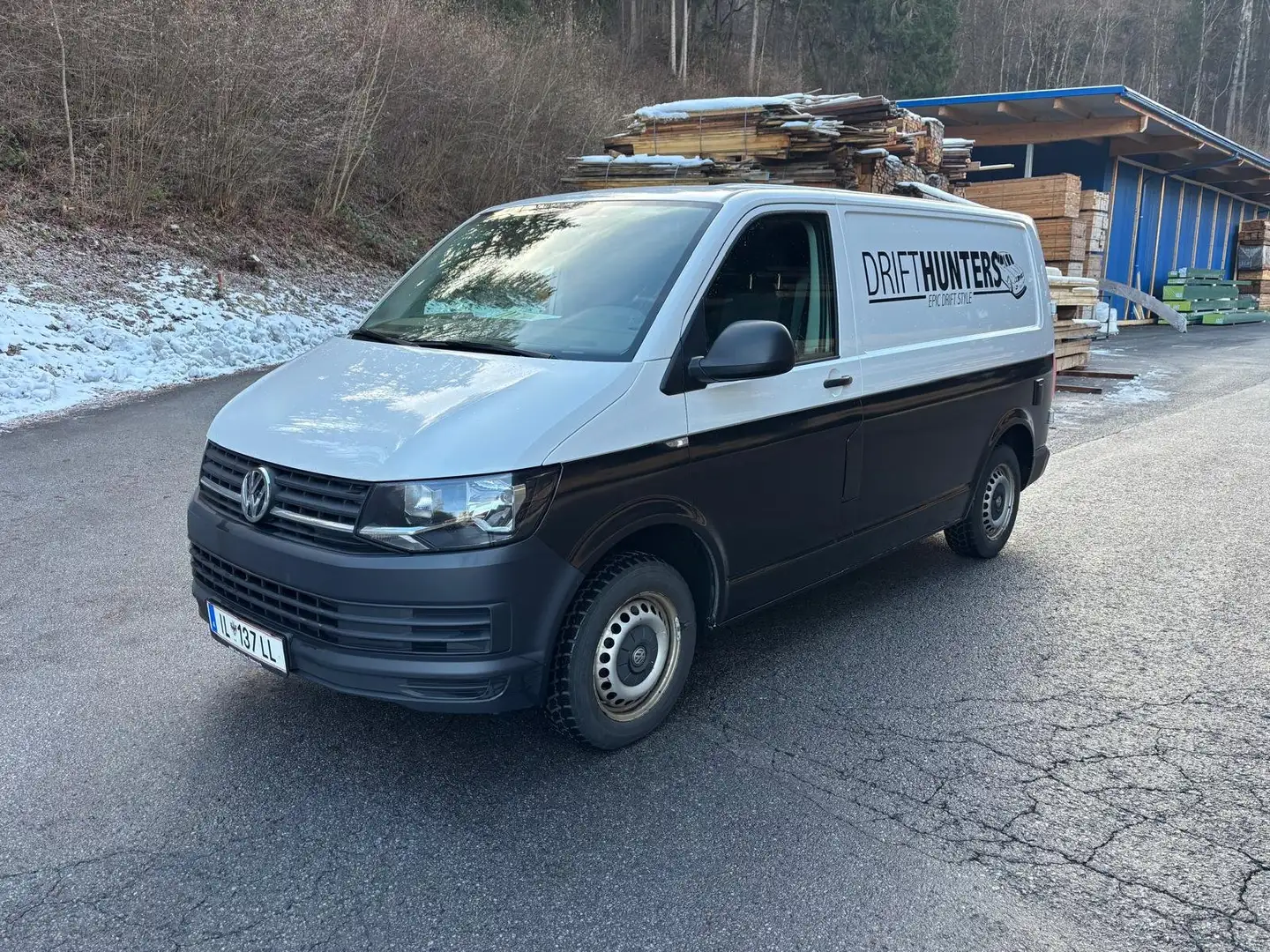 Volkswagen T6 Transporter * AHK * Navi * Camping * Zahnriemen neu * Weiß - 1