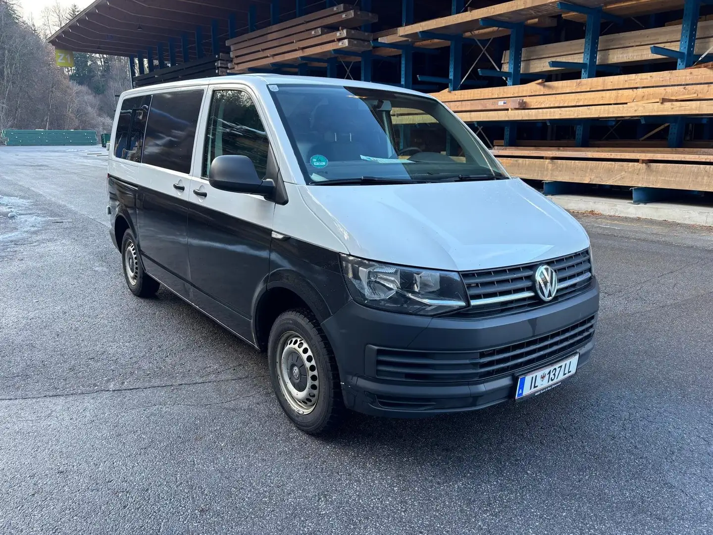 Volkswagen T6 Transporter * AHK * Navi * Camping * Zahnriemen neu * Weiß - 2