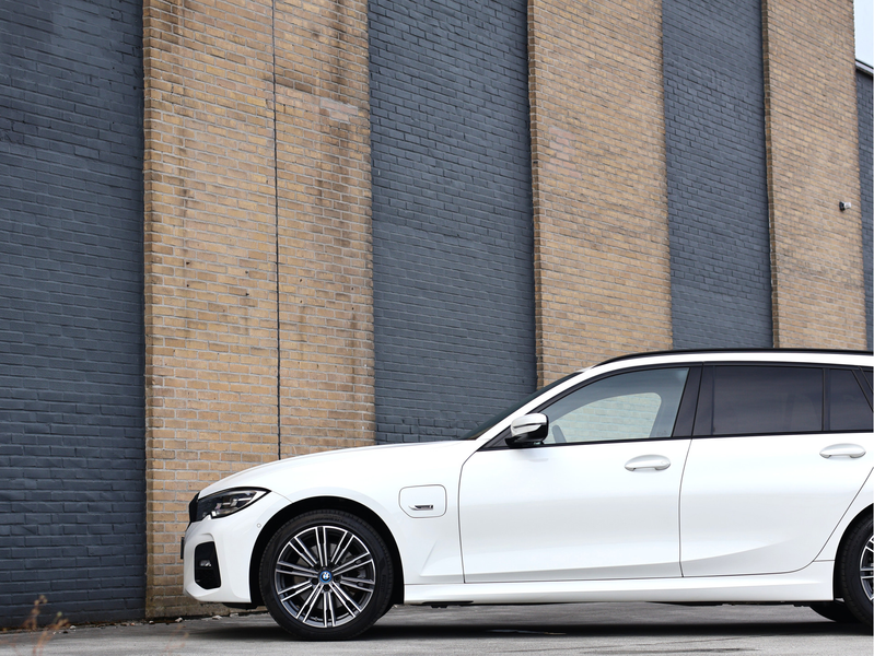 BMW 320 3-serie Touring 320e M Sport PHEV | Live Cockpit P — photo 7