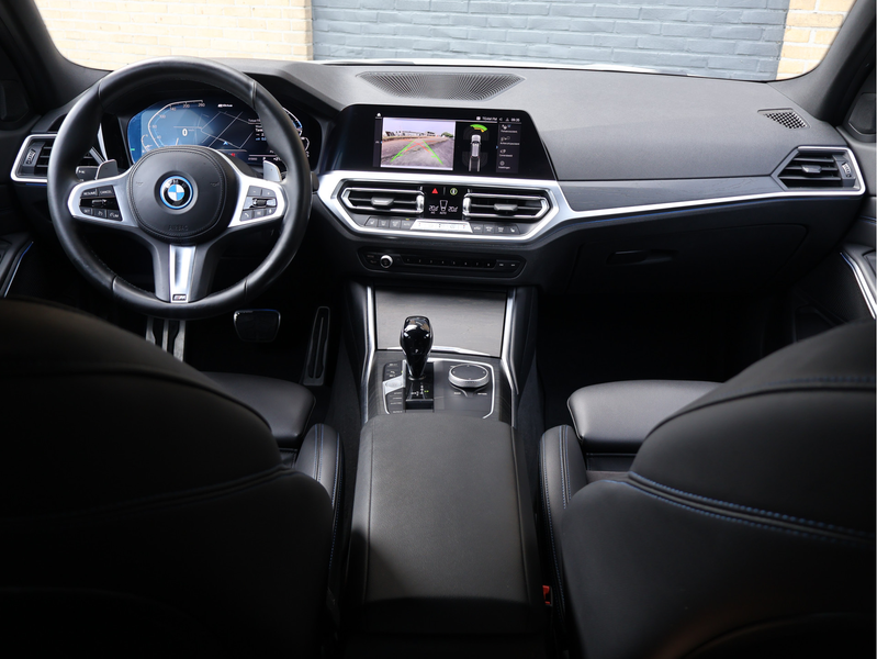 BMW 320 3-serie Touring 320e M Sport PHEV | Live Cockpit P — photo 3