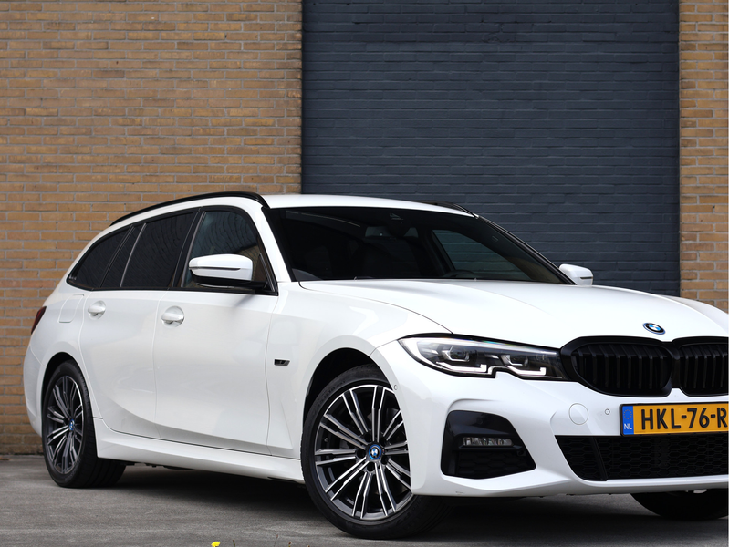 BMW 320 3-serie Touring 320e M Sport PHEV | Live Cockpit P — photo 4