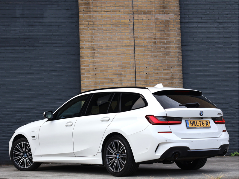 BMW 320 3-serie Touring 320e M Sport PHEV | Live Cockpit P — photo 2