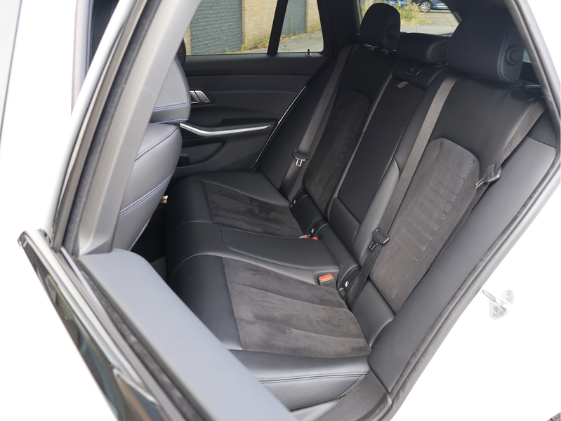 BMW 320 3-serie Touring 320e M Sport PHEV | Live Cockpit P — photo 10