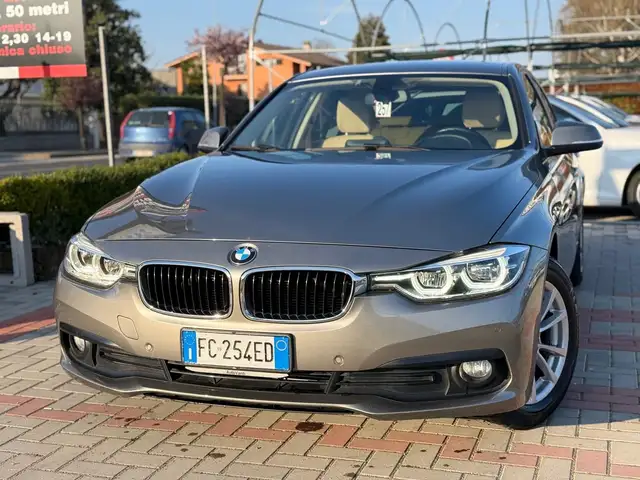 BMW 318 318d Sport