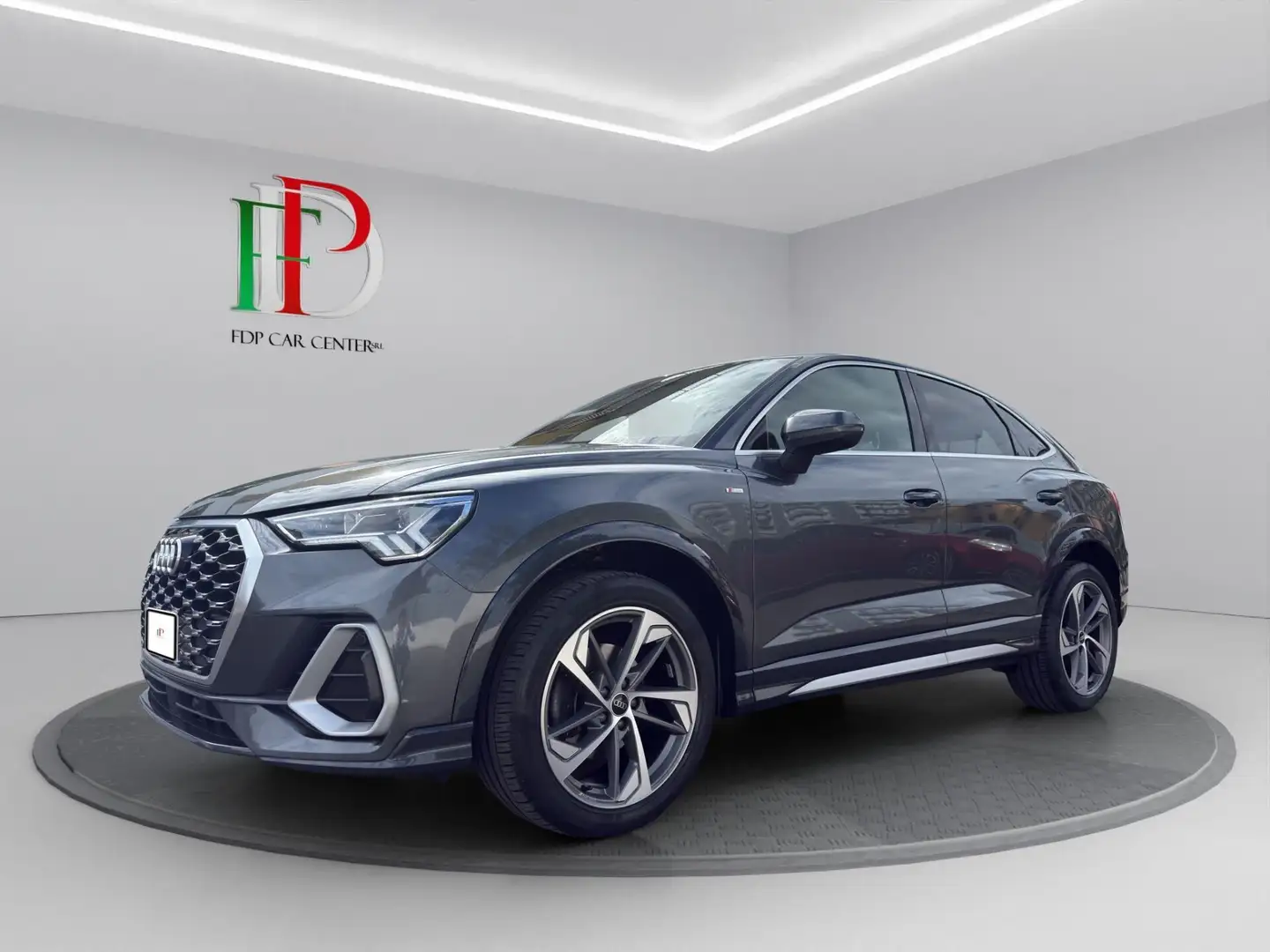 Audi Q3 Q3 Sportback 35 TDI S line edition Grijs - 1