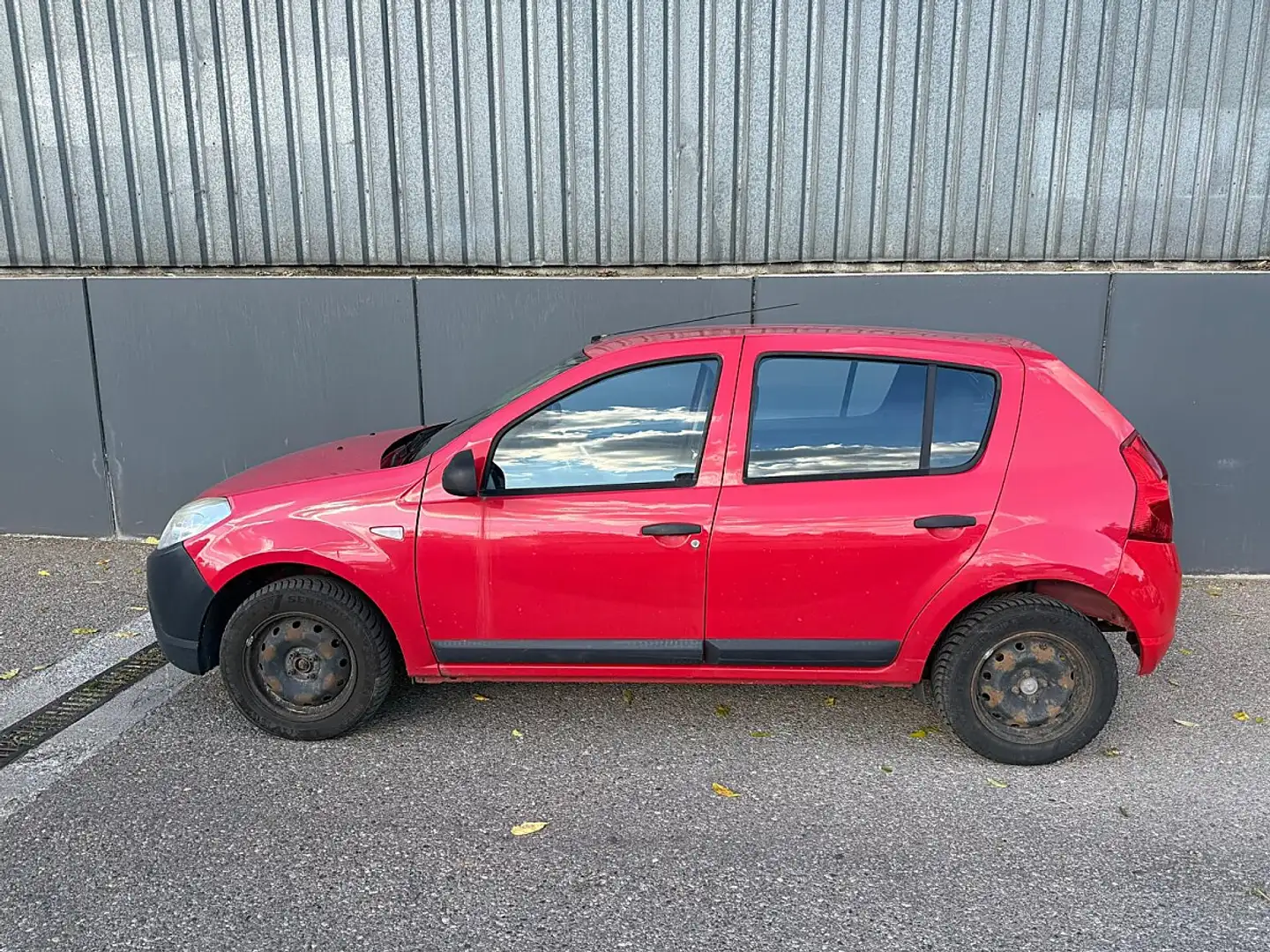 Dacia Sandero Ambiance 1,2 16V Rot - 2