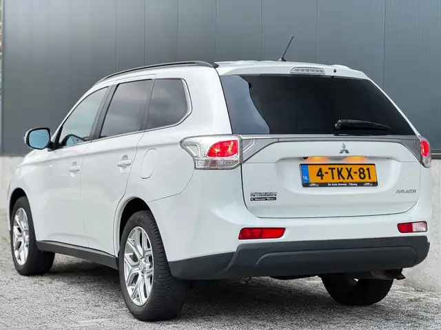 Mitsubishi Outlander view 7