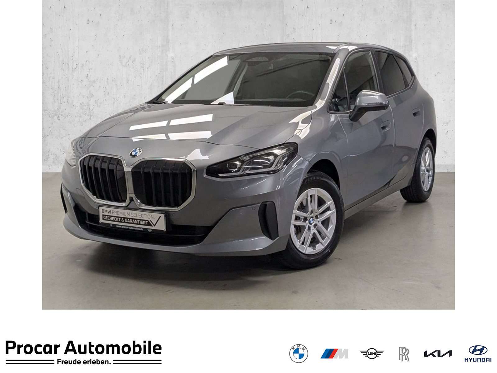 2023 BMW 220