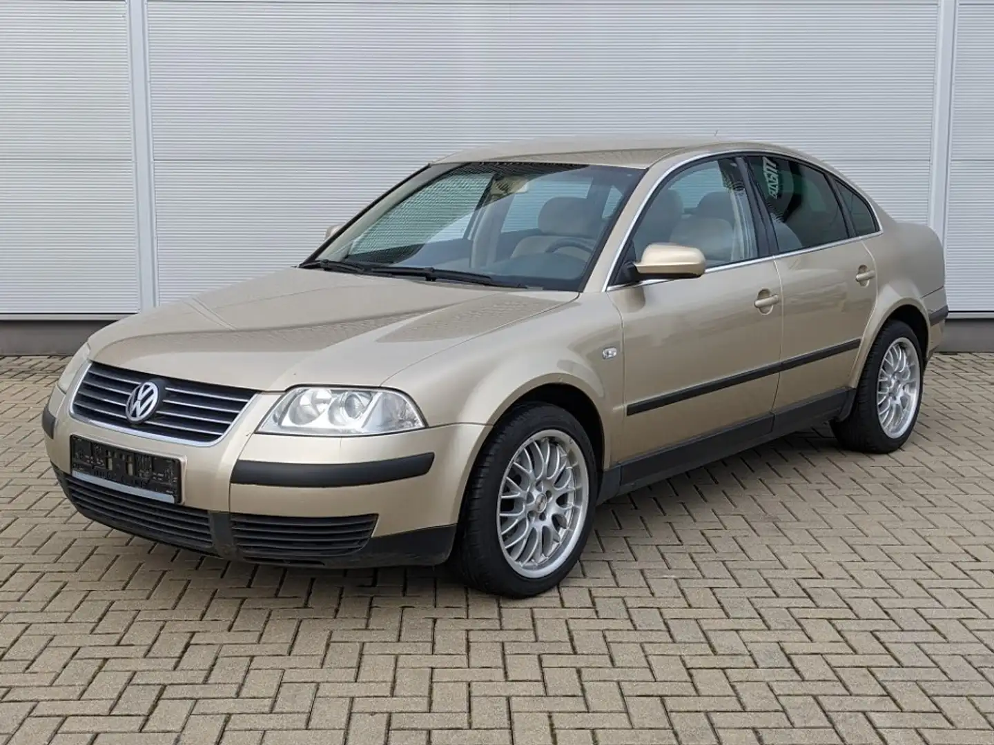 Volkswagen Passat 1.9l TDI Comfortline Sitzheizung PDC Beige - 2