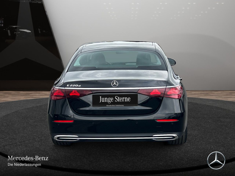 Mercedes-Benz E 220 d Avantgarde WideScreen Distr+ LED Kamera 9G — photo 9
