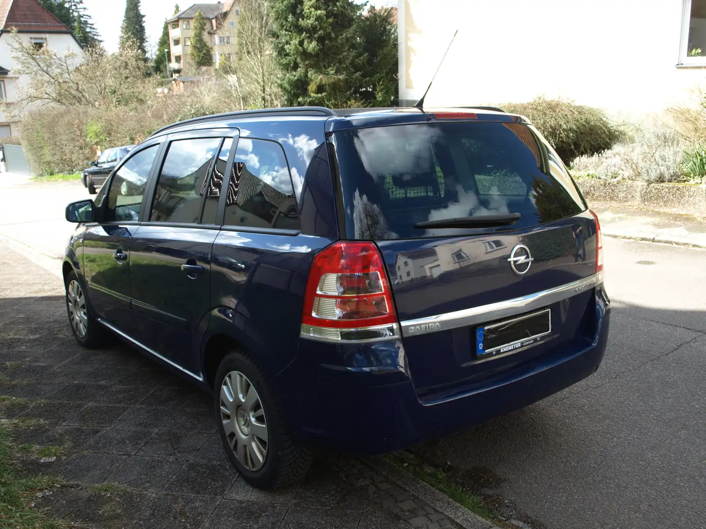 Opel Zafira Zafira+CNG/LPG+1.6+CNG+Turbo+Family Blau - 1