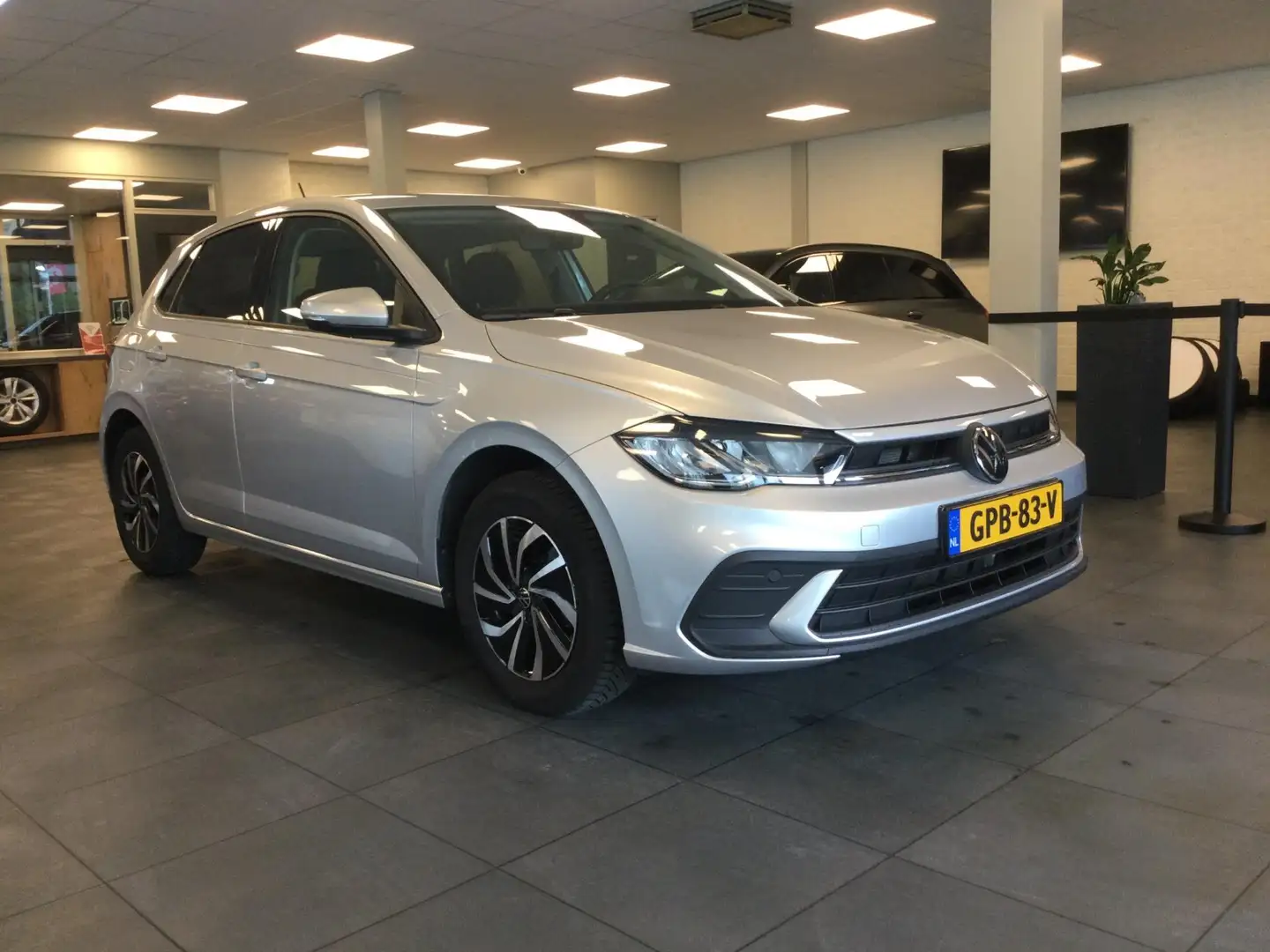 Volkswagen Polo 1.0 TSI Life Edition DSG 7532 KM !!!!!! Gris - 2