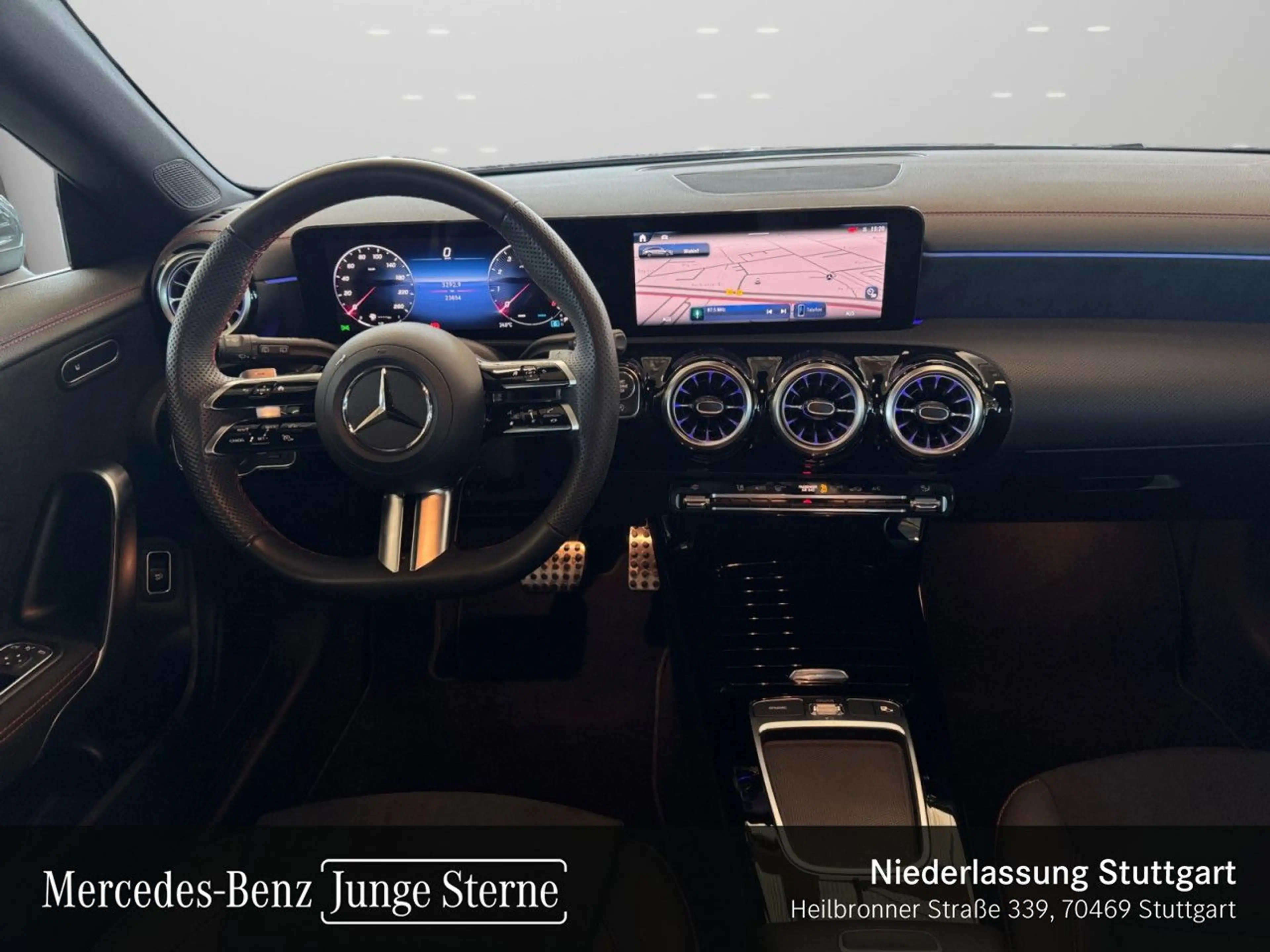 Mercedes-Benz CLA 180 AMG+LED+KAMERA+KEYLESS+7G — photo 12