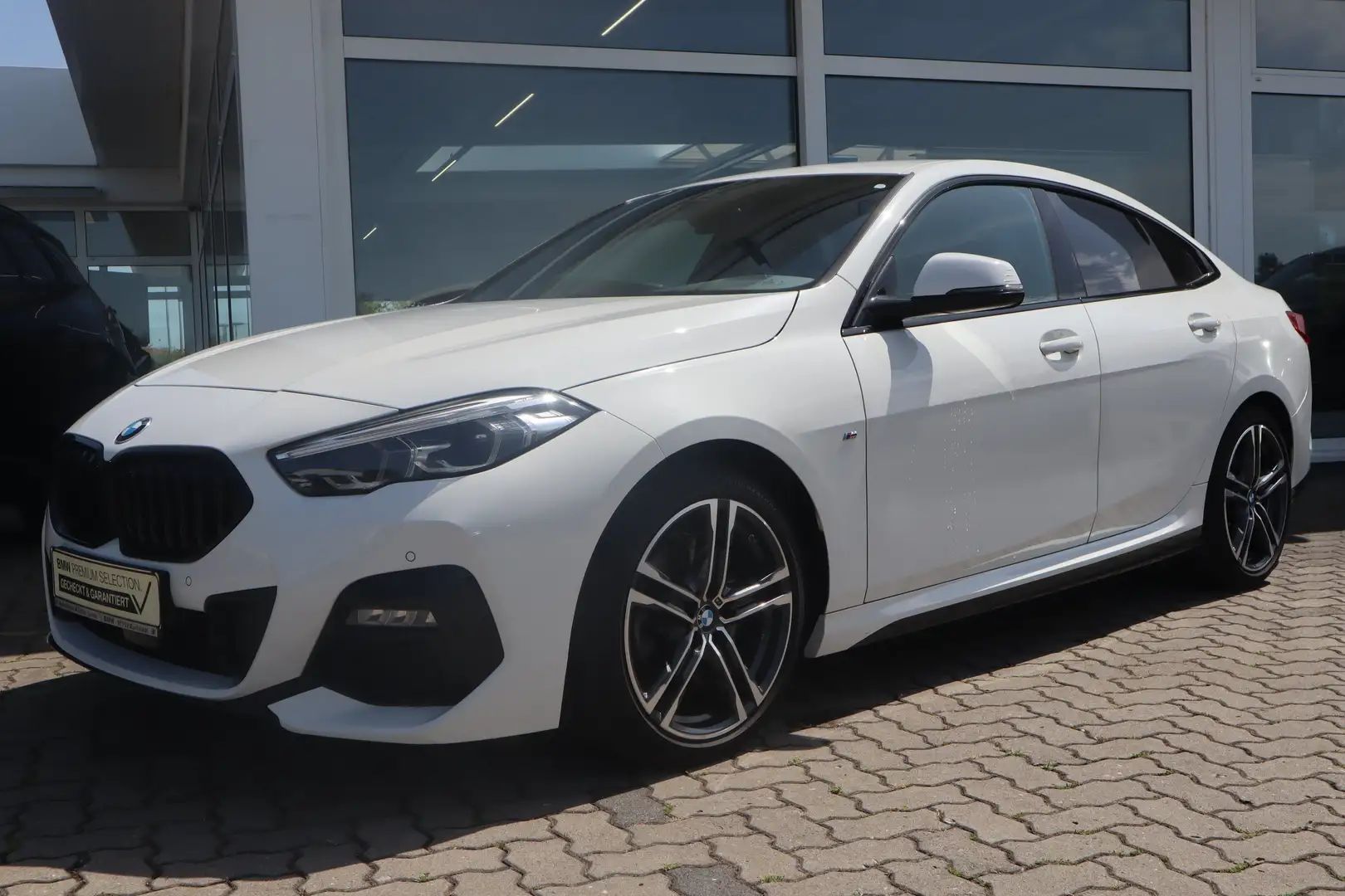 BMW 220 d xDrive Gran Coupé M Sport DAB WLAN Shz PDC Weiß - 1