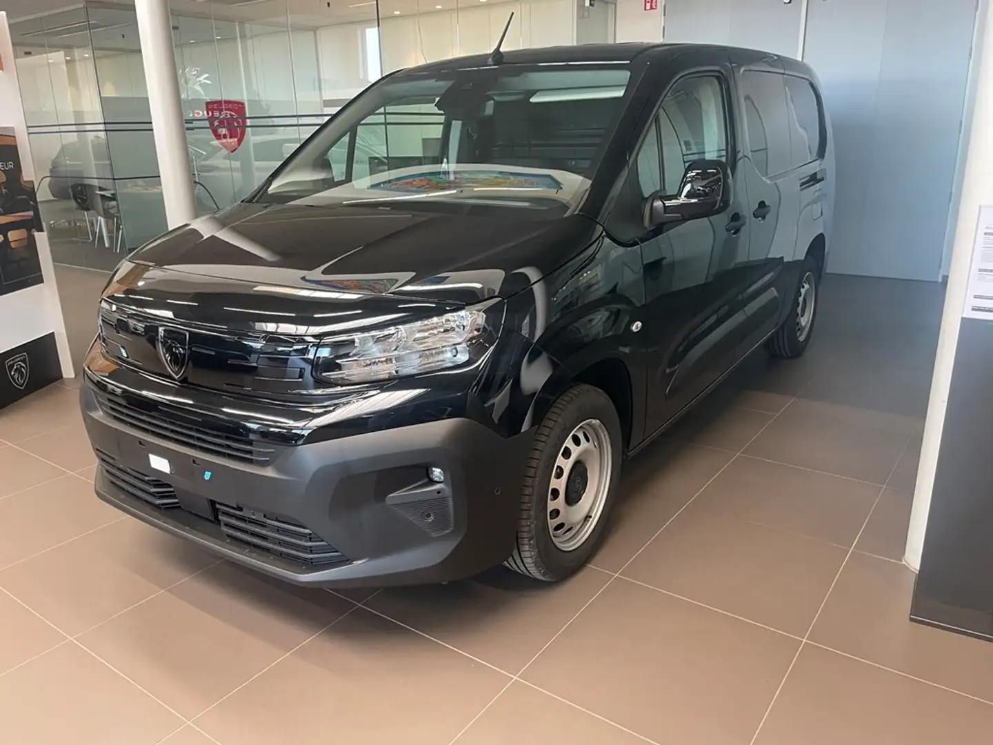 Peugeot Partner Long 130PK Automaat *STOCK* Zwart - 2