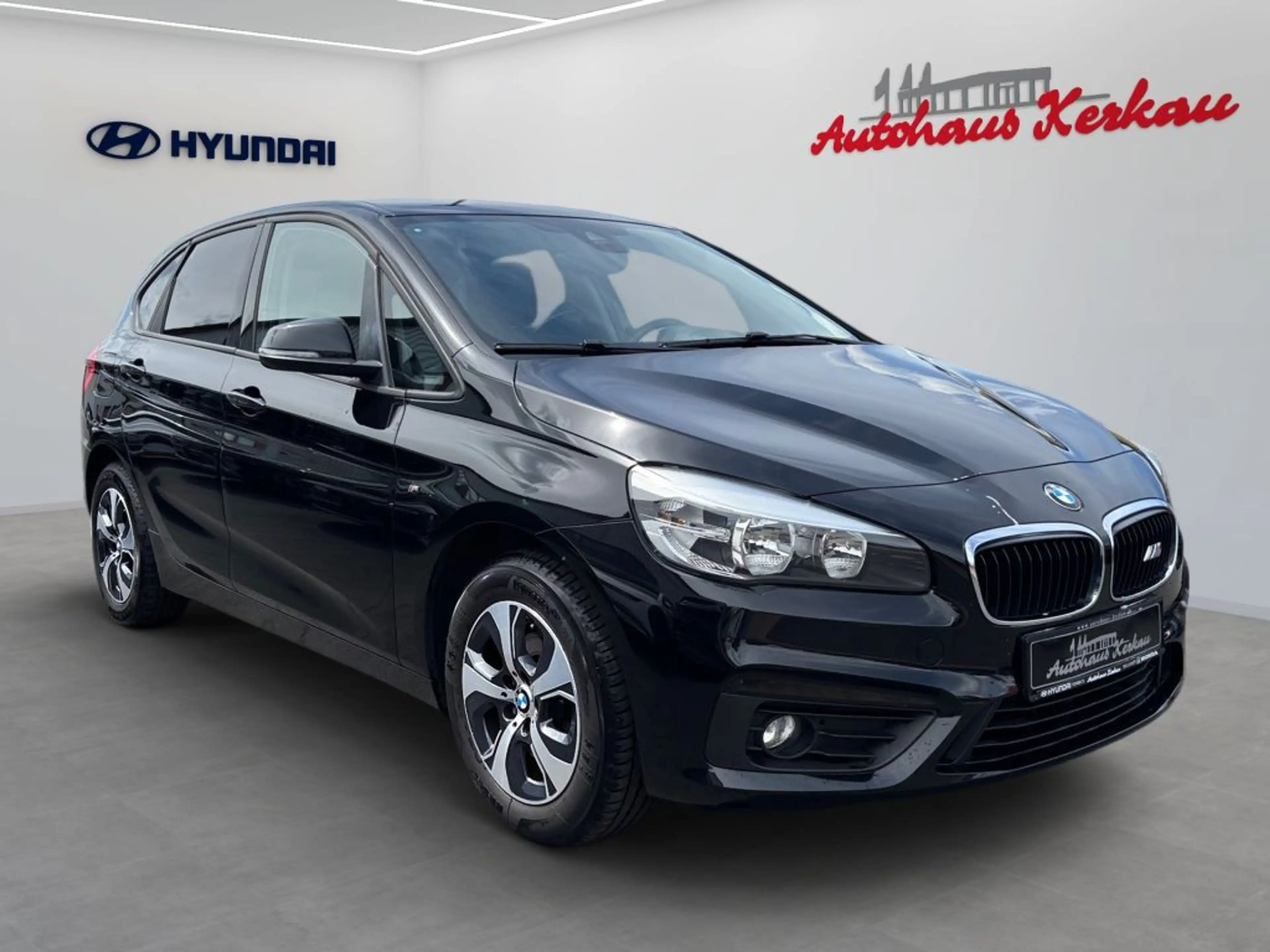 BMW 220 220d Active Tourer Aut. Advantage — photo 2