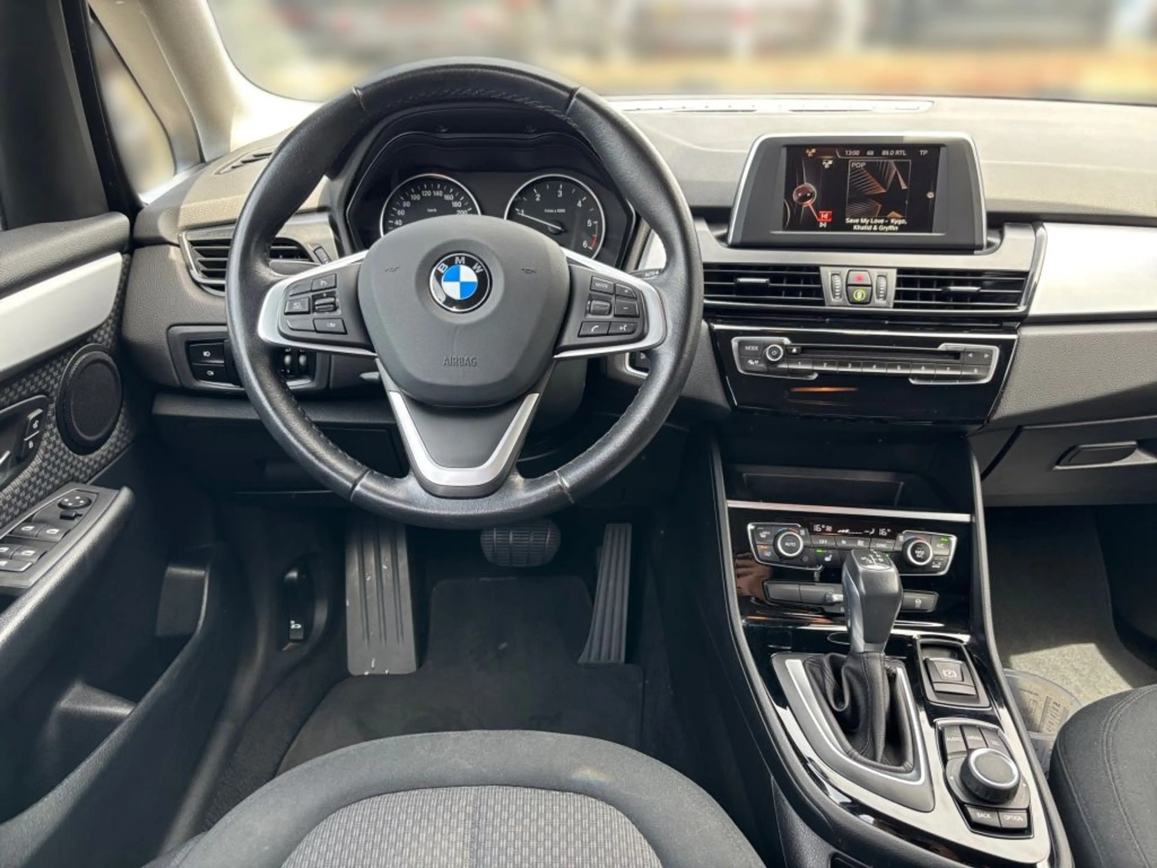 BMW 220 220d Active Tourer Aut. Advantage — photo 10