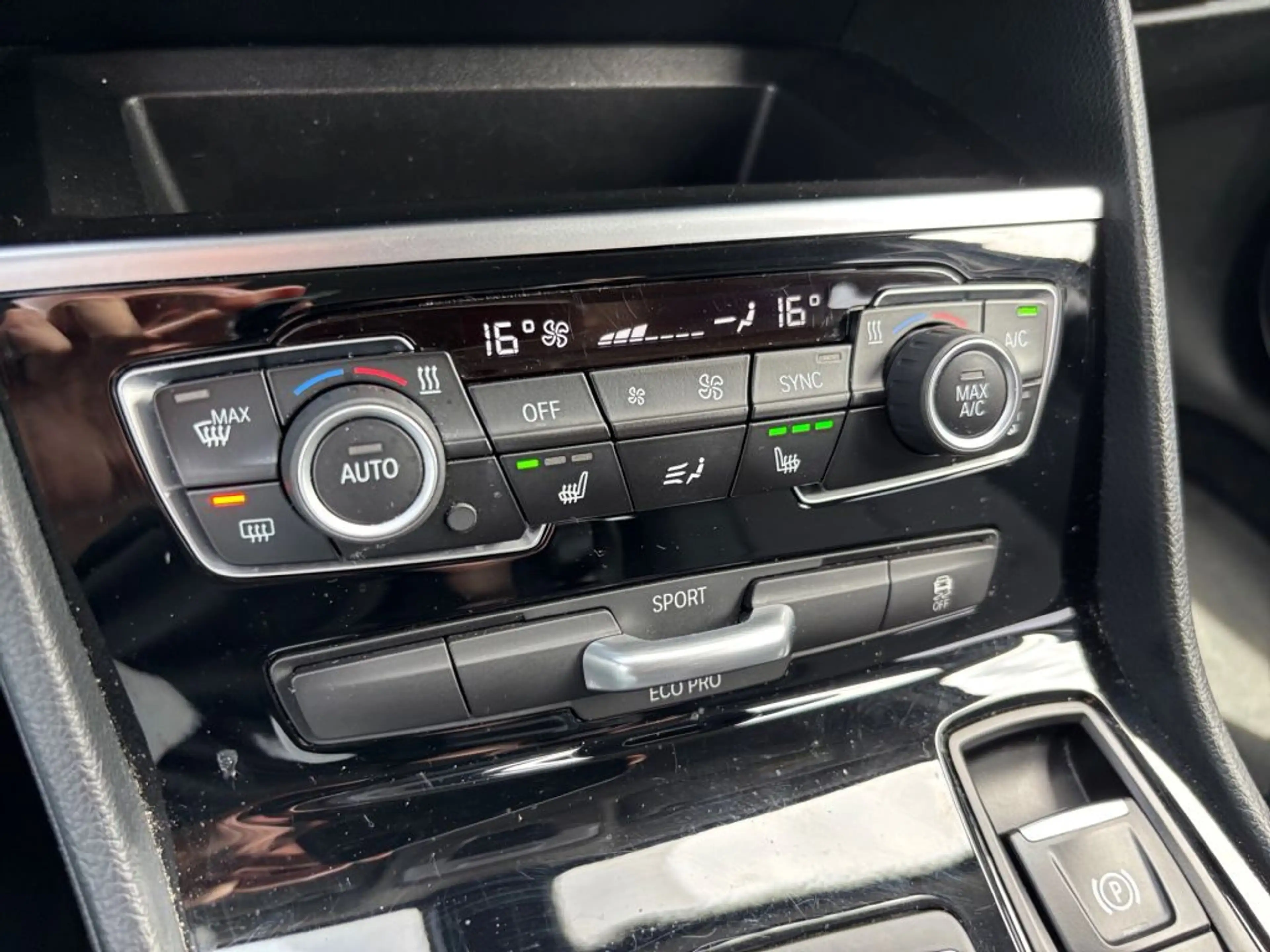 BMW 220 220d Active Tourer Aut. Advantage — photo 15