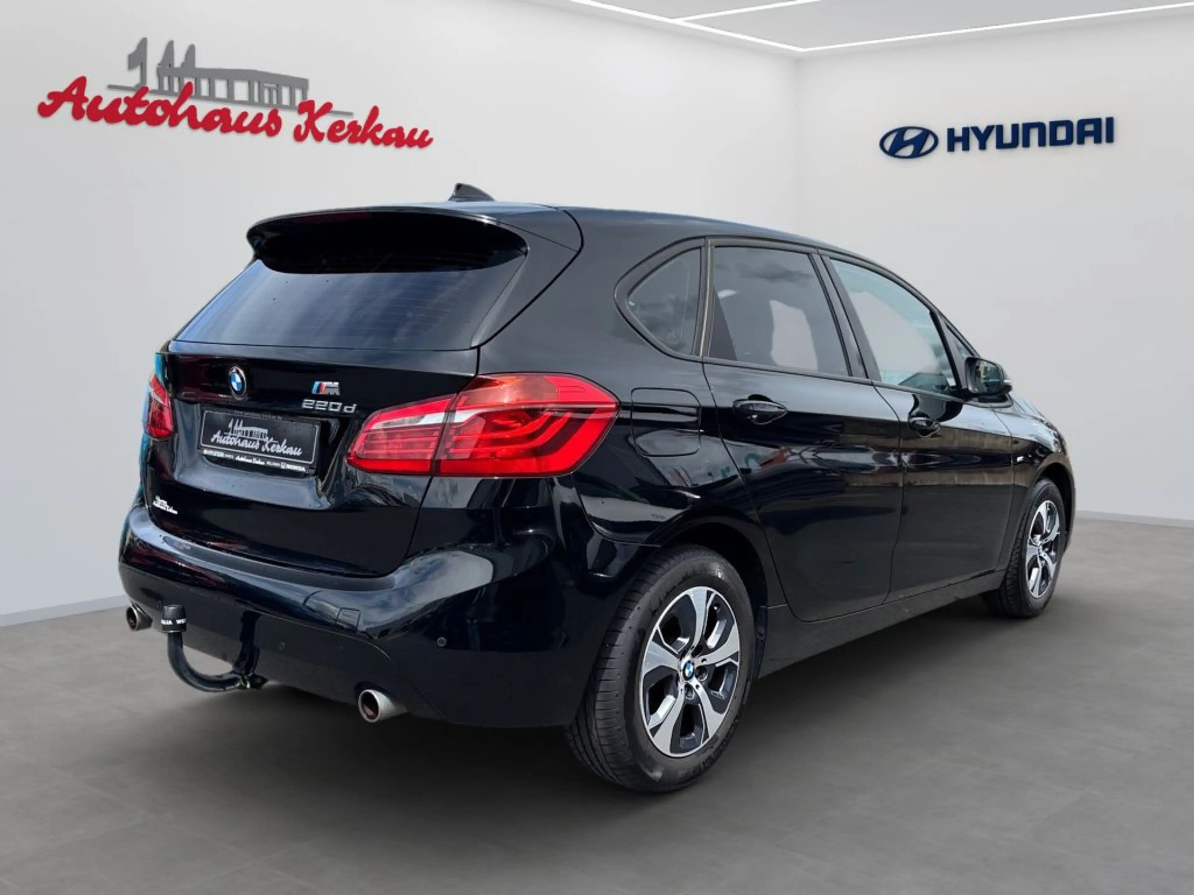 BMW 220 220d Active Tourer Aut. Advantage — photo 3