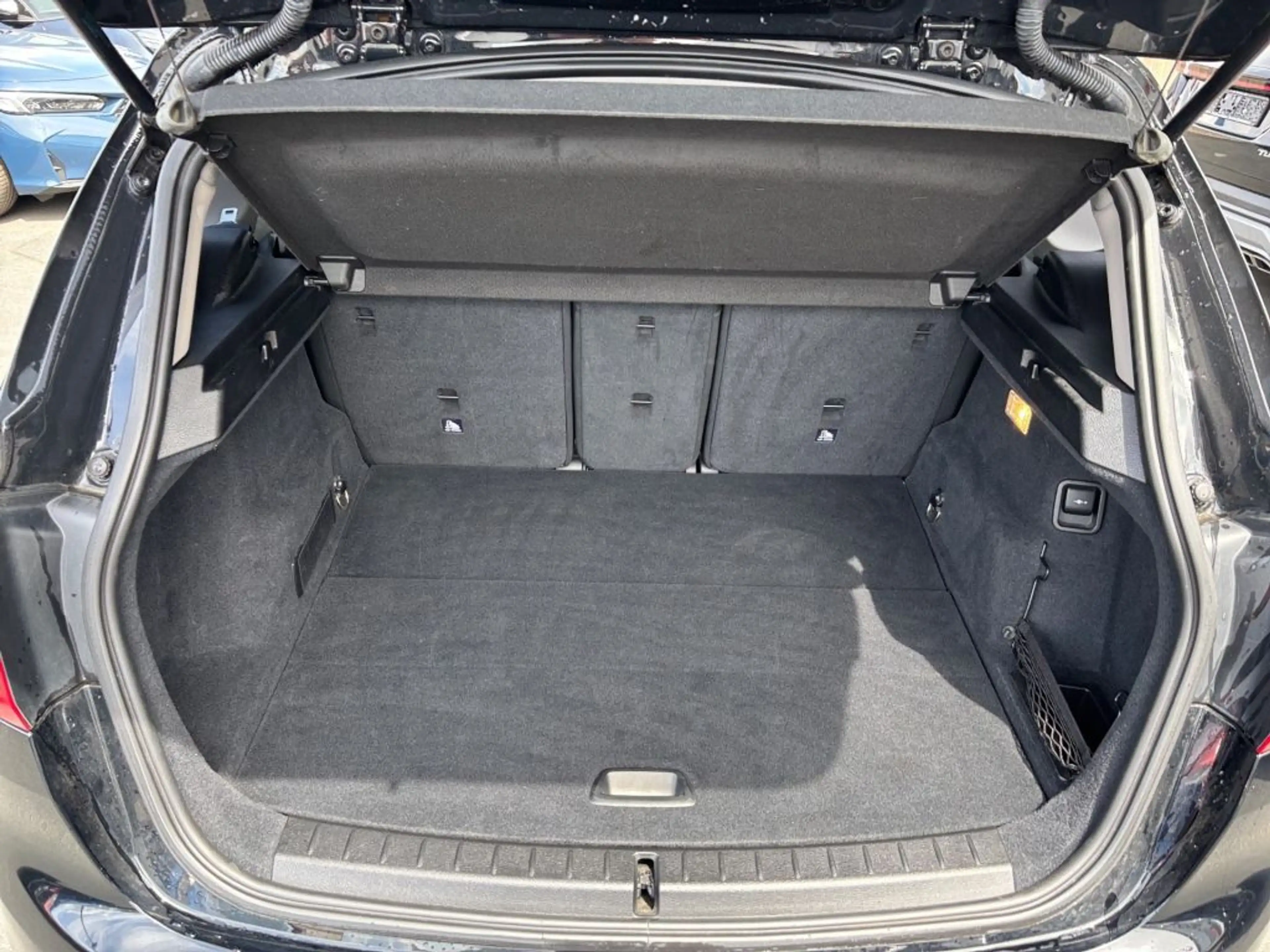 BMW 220 220d Active Tourer Aut. Advantage — photo 12