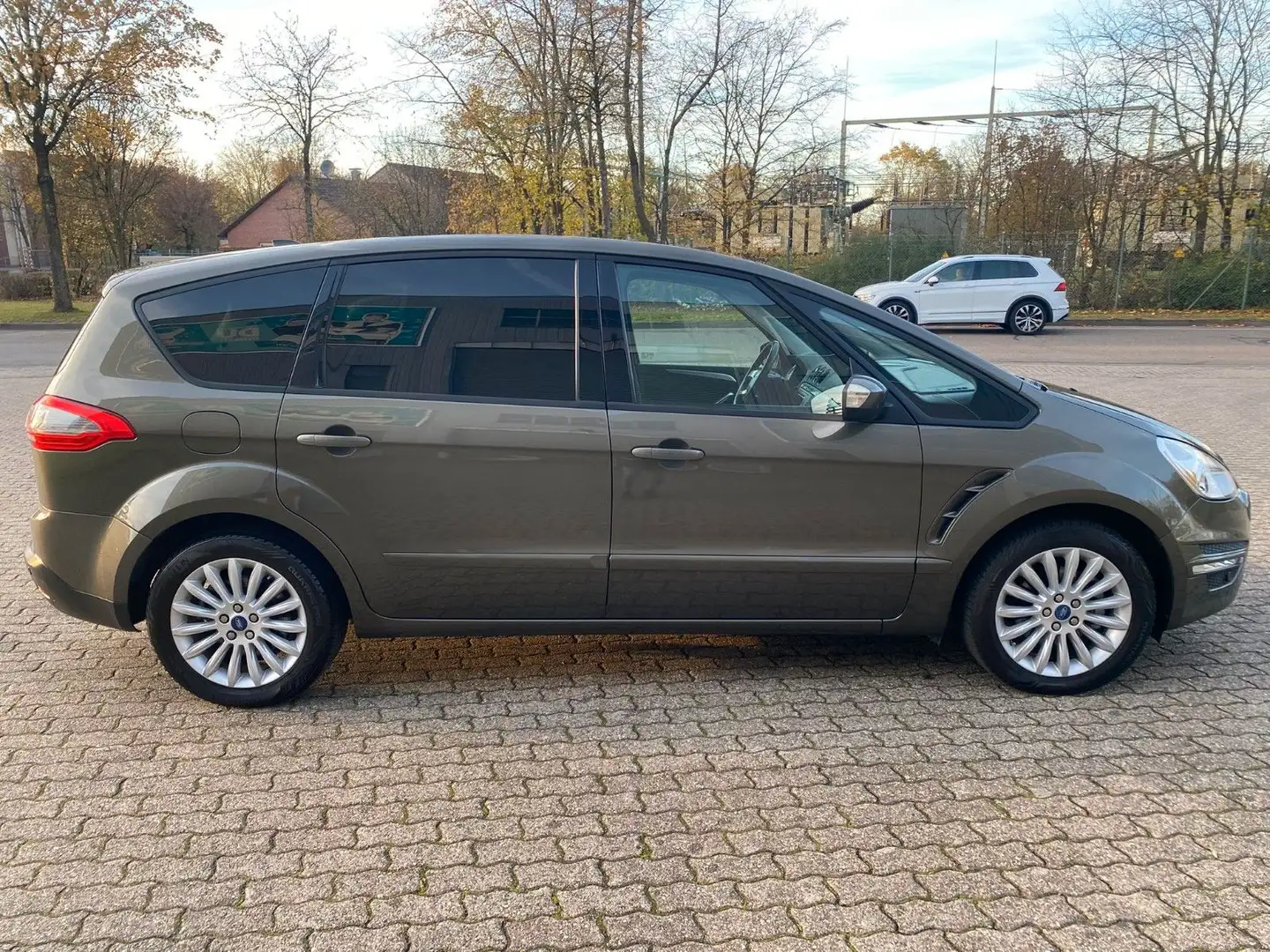Ford S-Max S-MAX Trend*Ahk*Pdc*Klima* Grün - 2