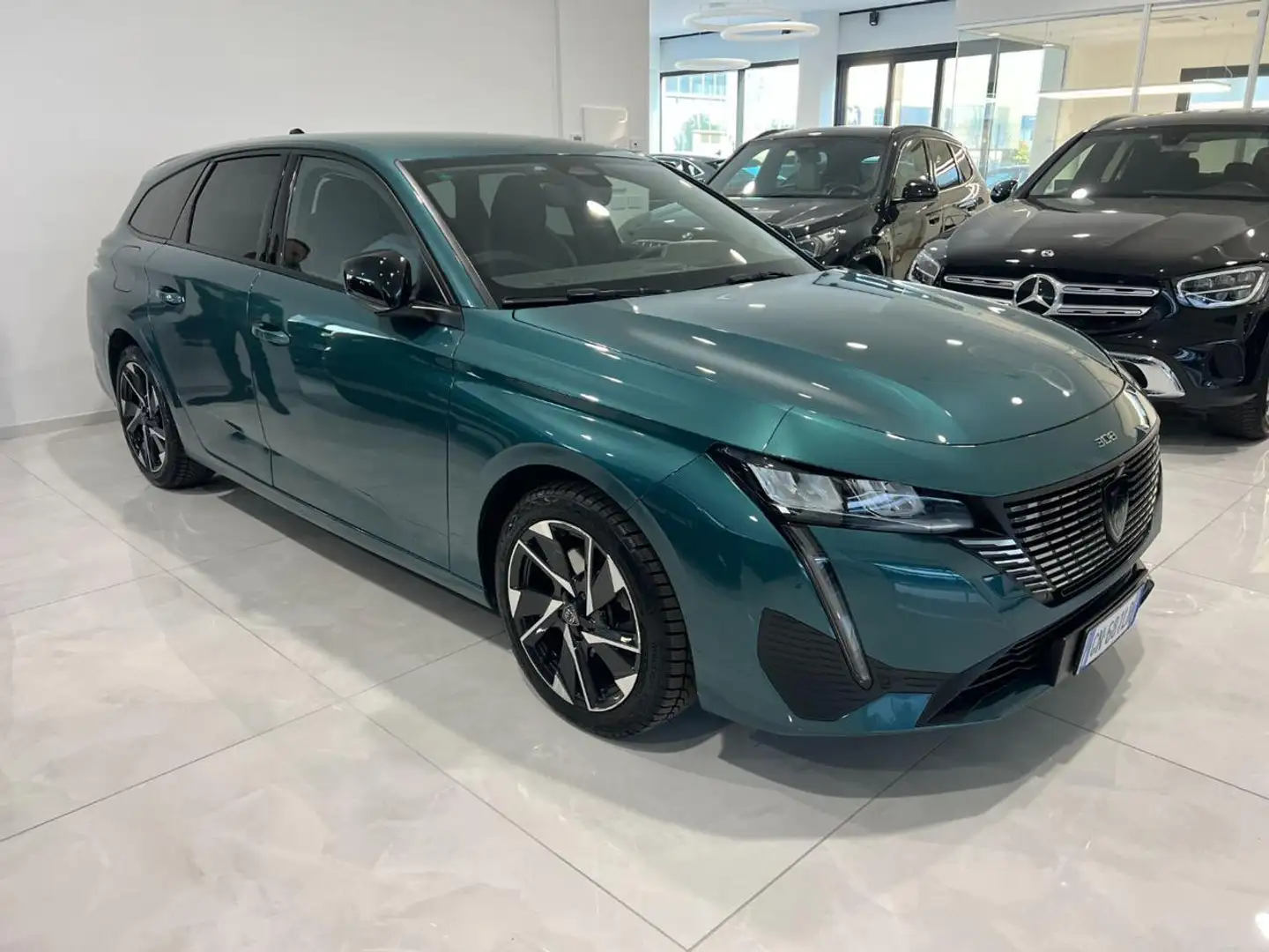 Peugeot 308 BlueHDi 130 S&S EAT8 SW Allure Pack Vert - 1