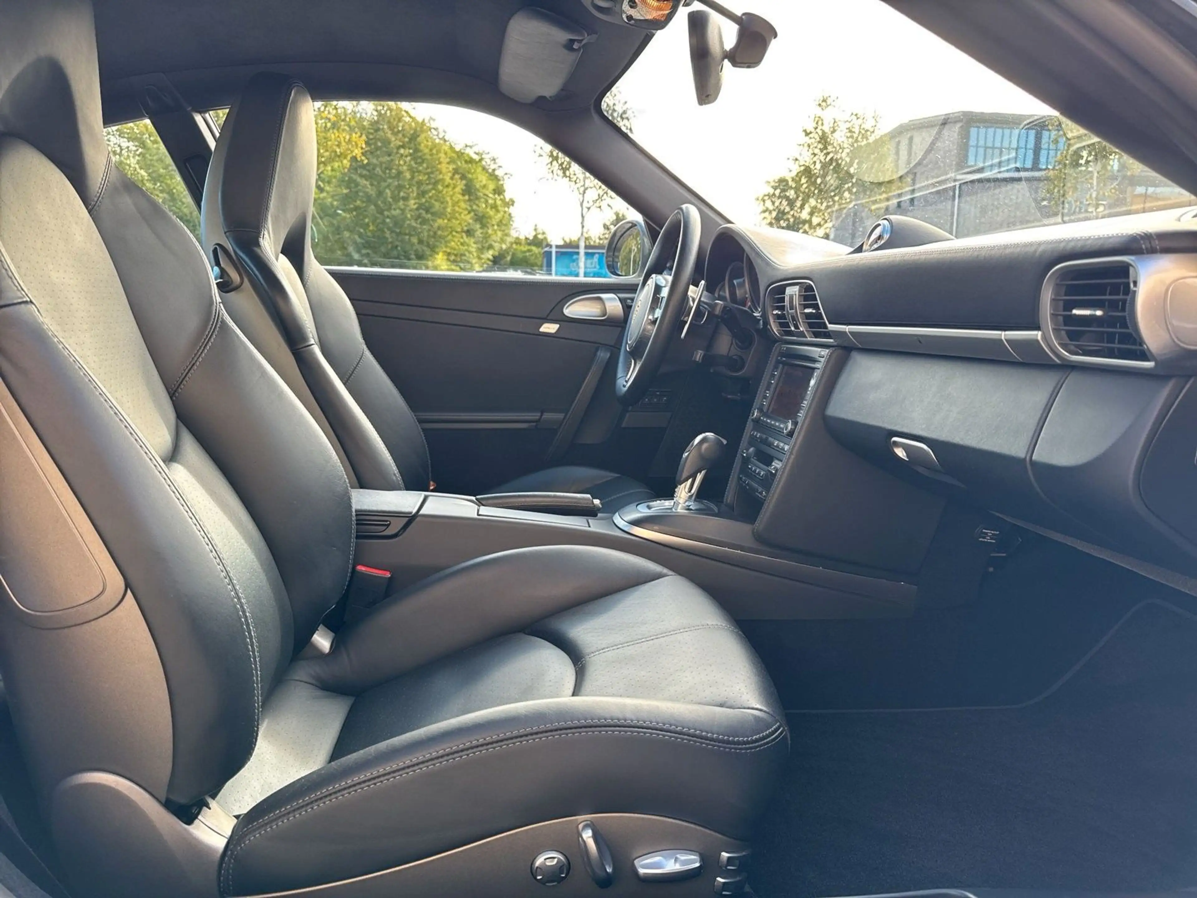 Porsche 997 Turbo S Coupé/SportChrono/19-Turbo II Rad — photo 10
