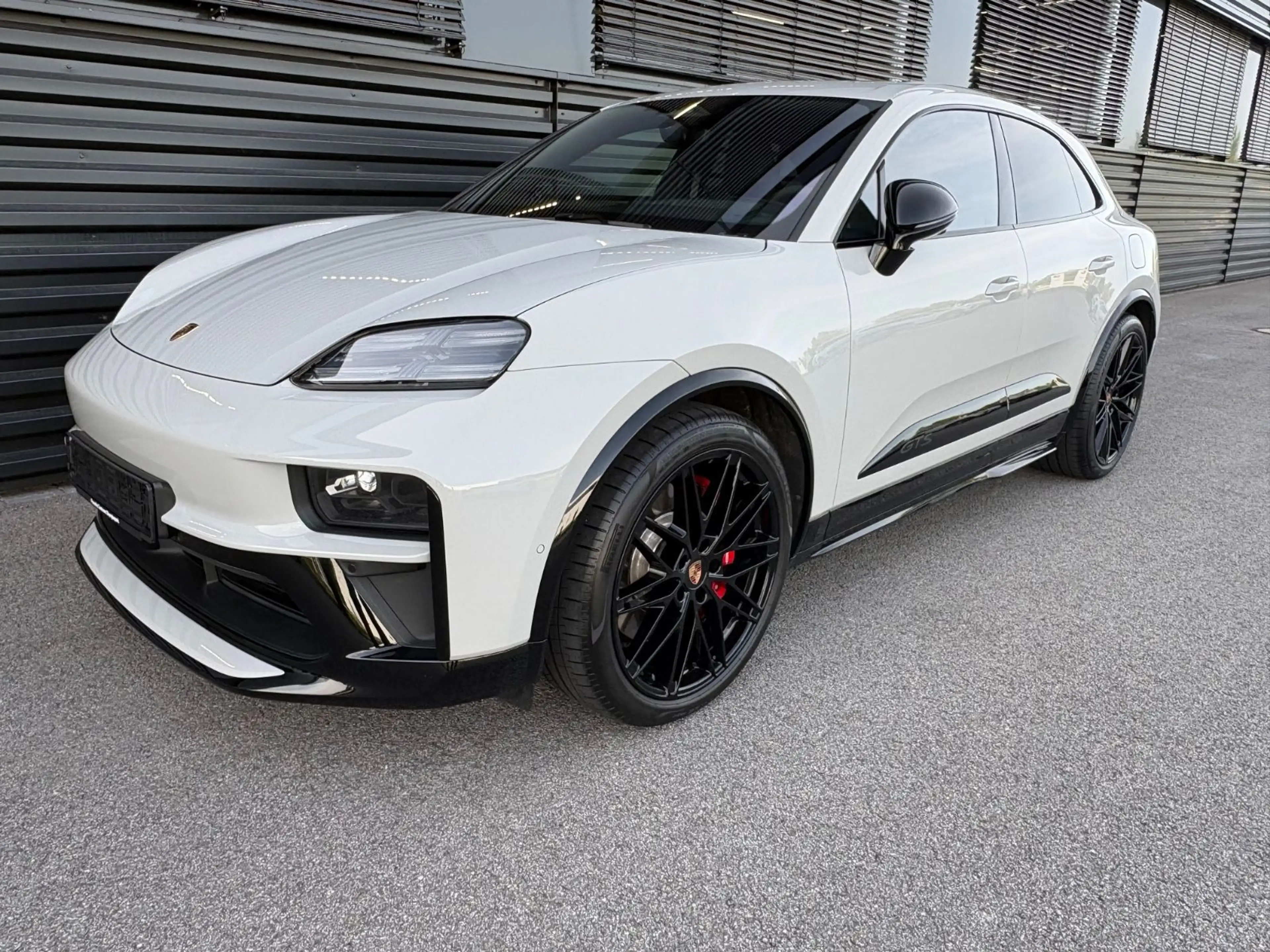 Porsche Macan Electric GTS-SPORTDESIGN-HAL-NP:148.000 € — photo 4