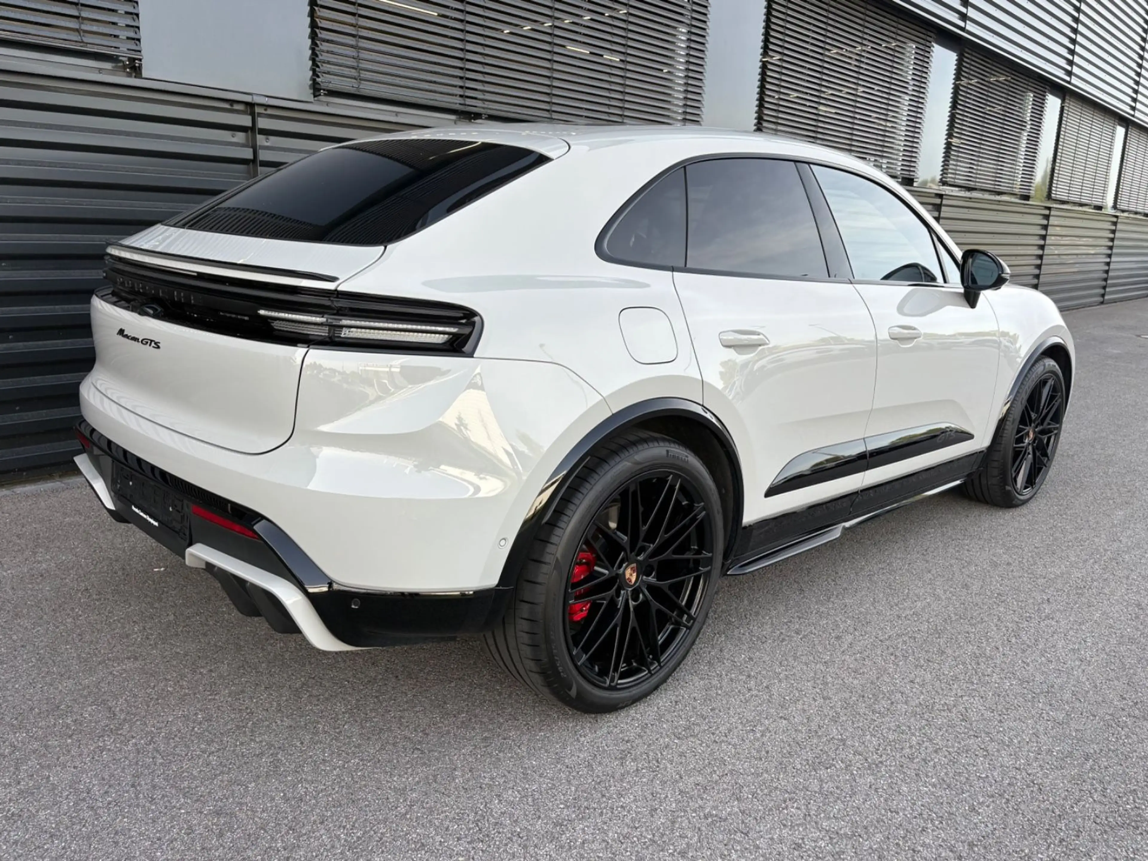 Porsche Macan Electric GTS-SPORTDESIGN-HAL-NP:148.000 € — photo 7