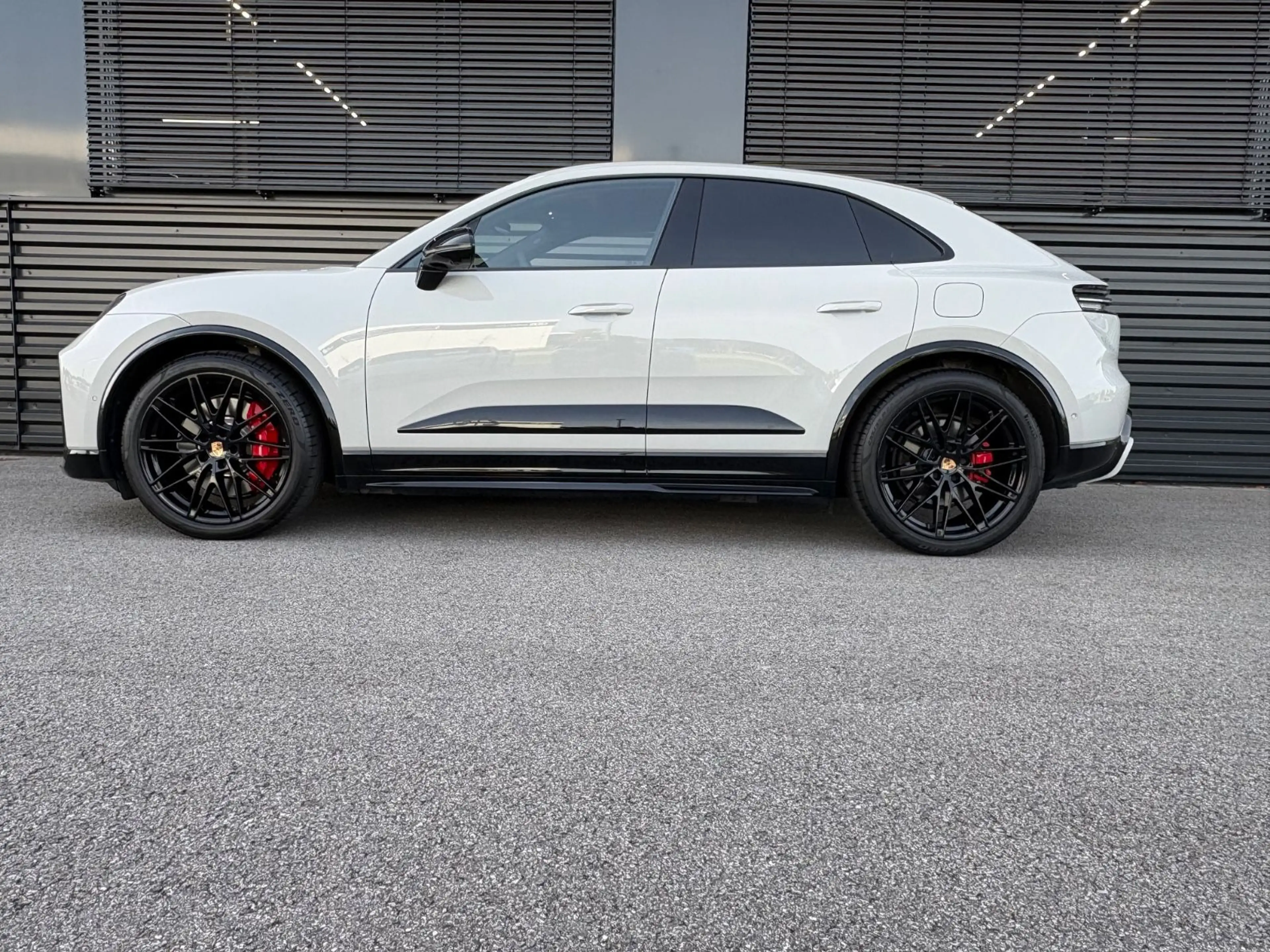 Porsche Macan Electric GTS-SPORTDESIGN-HAL-NP:148.000 €
