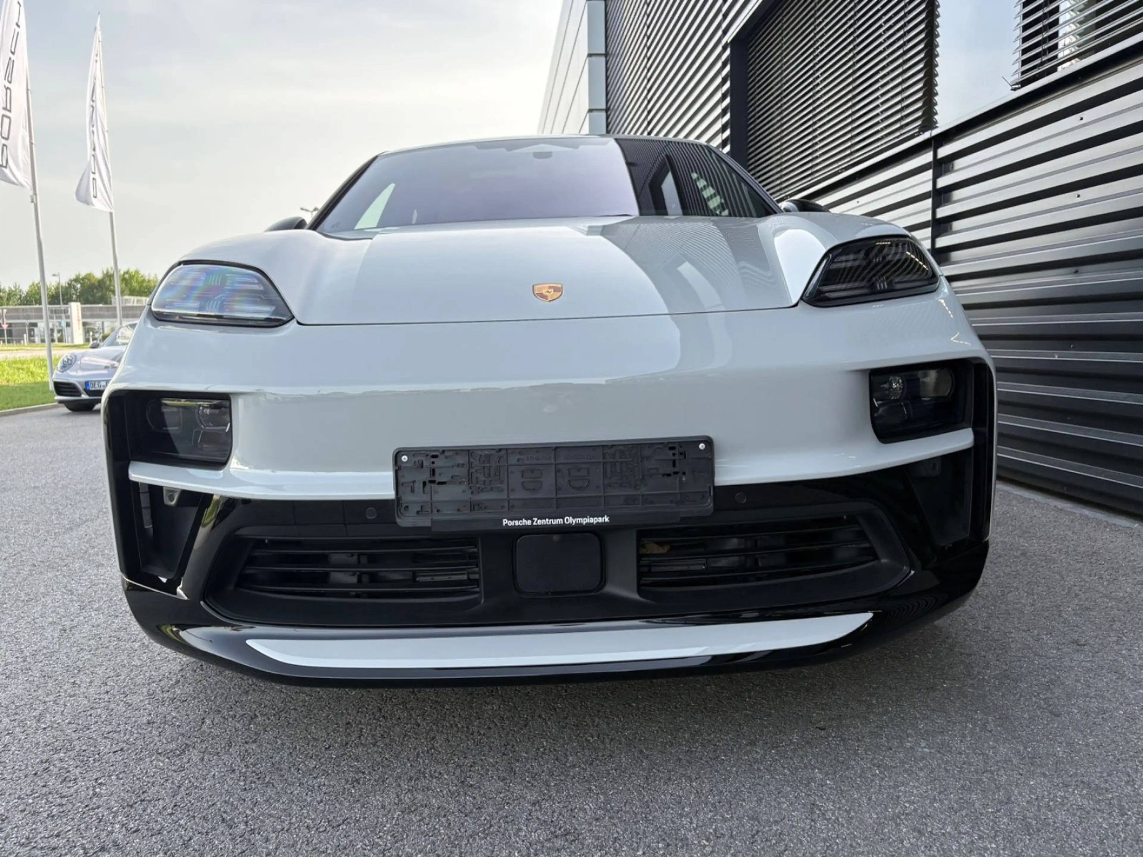 Porsche Macan Electric GTS-SPORTDESIGN-HAL-NP:148.000 € — photo 10