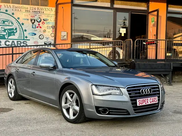 Audi A8 3.0 TDI DPF quattro tiptronic