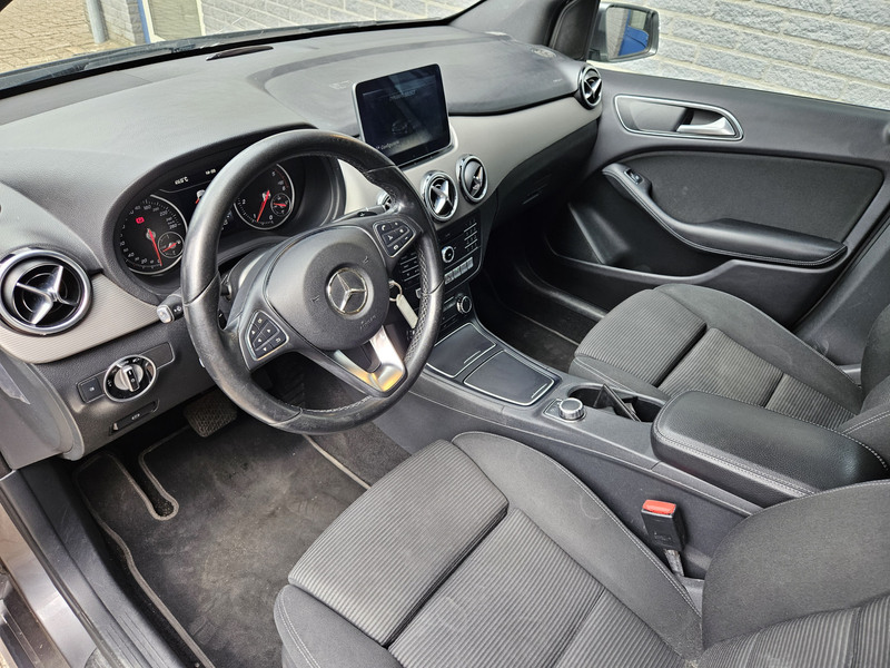 Mercedes-Benz B 180 d Business Solution — photo 19