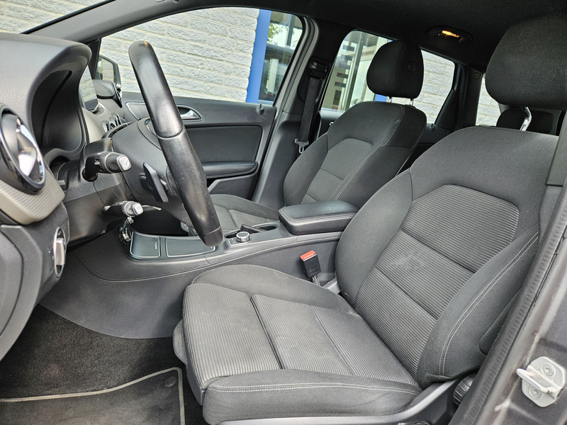 Mercedes-Benz B 180 d Business Solution — photo 18