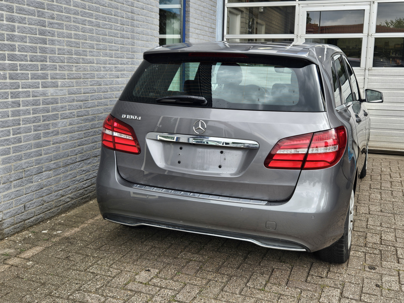 Mercedes-Benz B 180 d Business Solution — photo 16