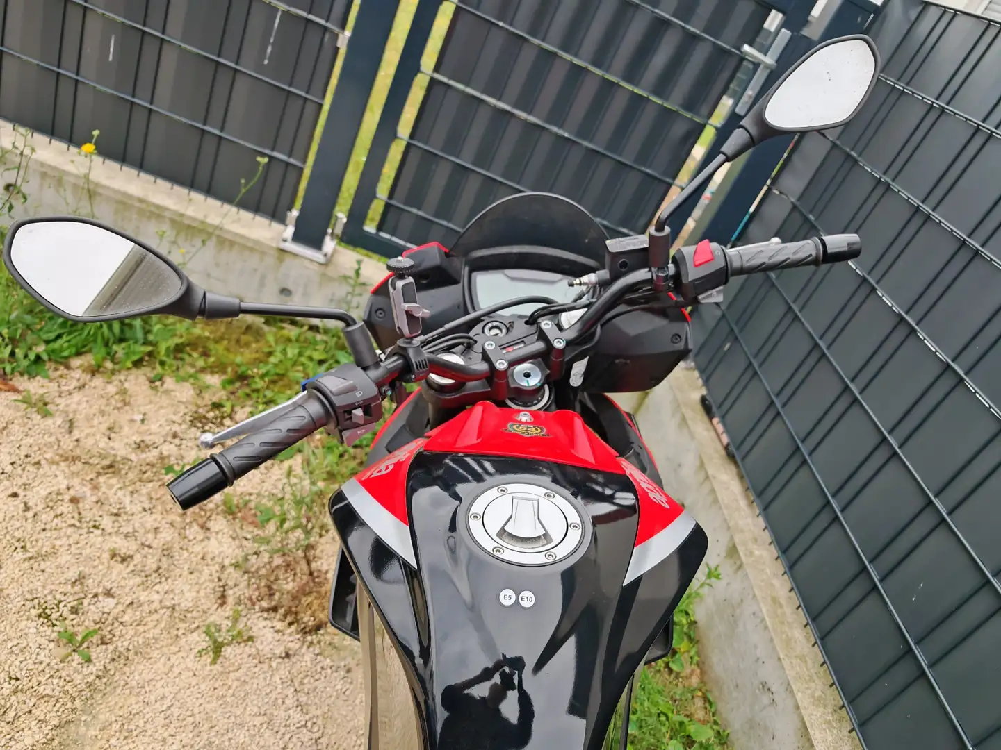Aprilia Tuono Noir - 2